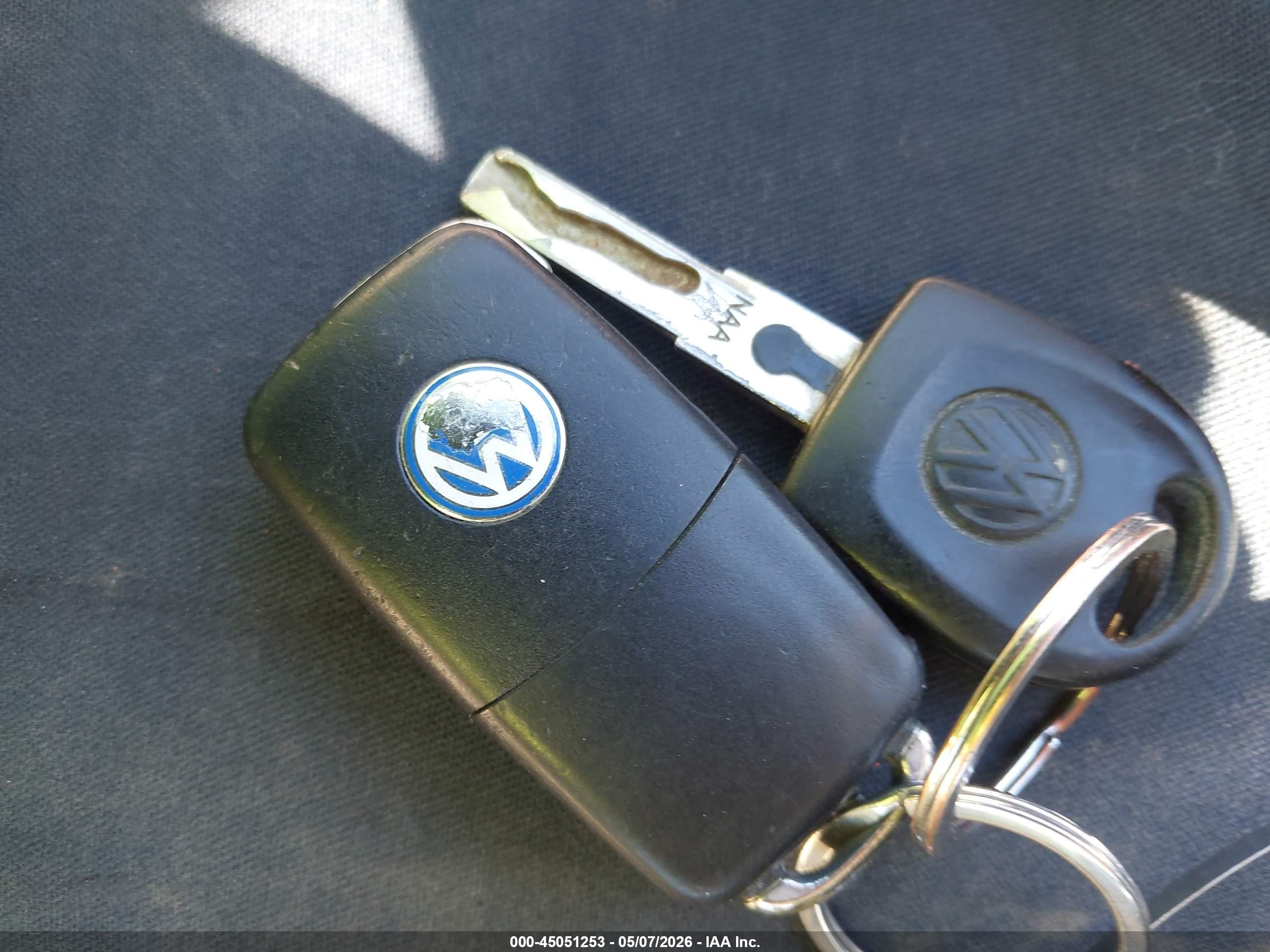 2005 Volkswagen New Beetle Gls Зеленый vin: 3VWCM31Y05M310500