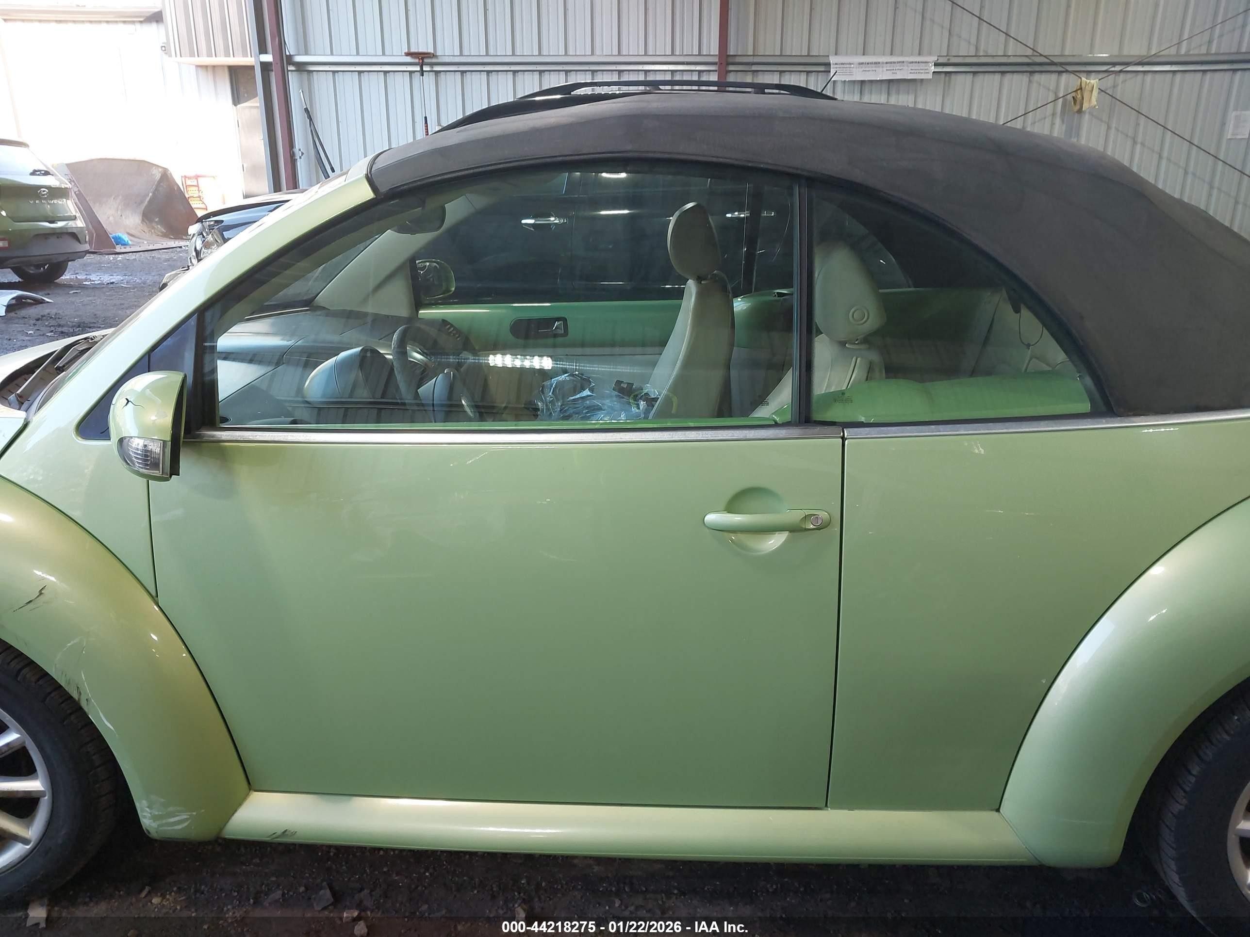 2005 Volkswagen New Beetle Gls Зеленый vin: 3VWCM31Y15M304558