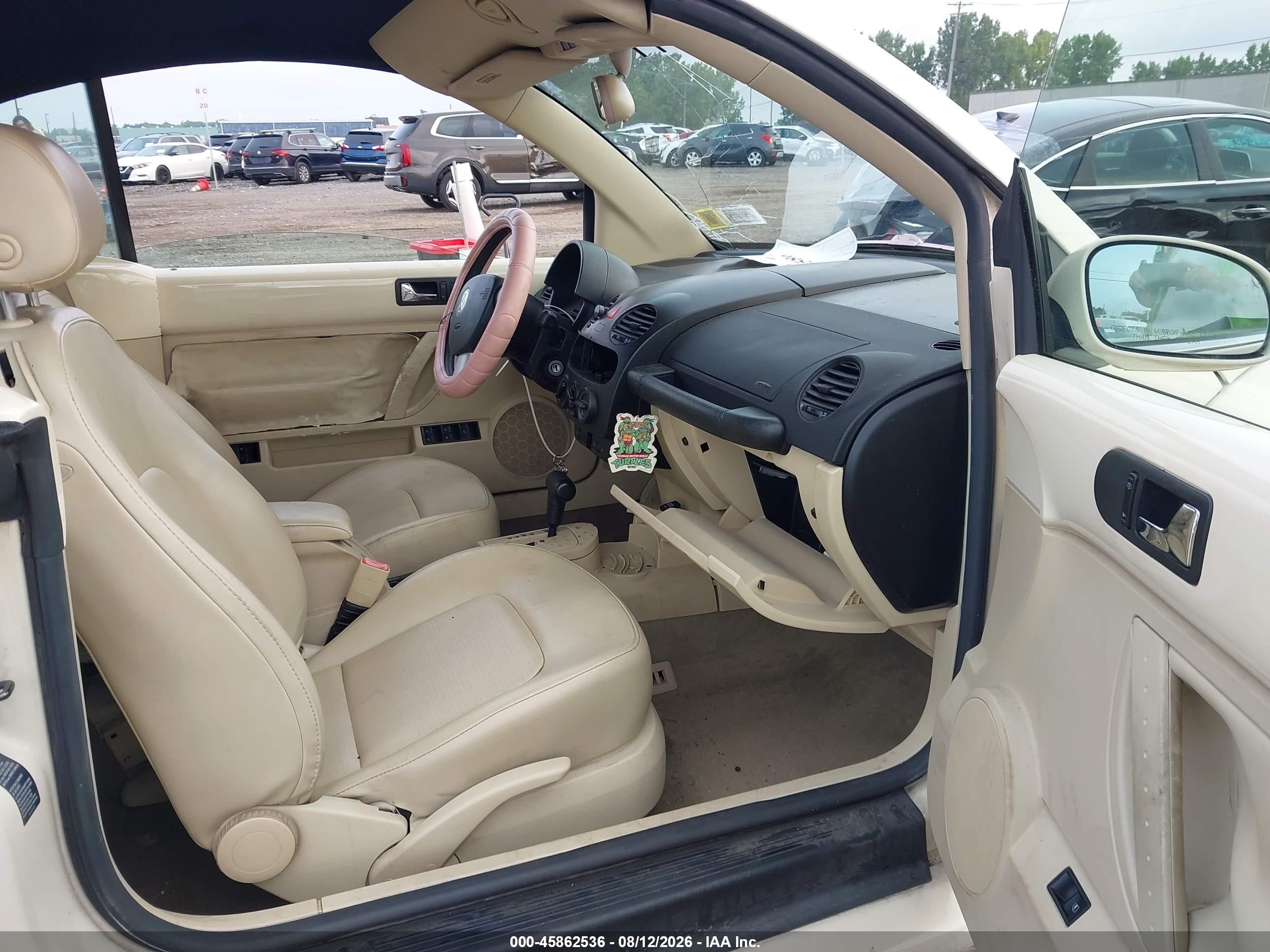 2004 Volkswagen New Beetle Gls Cream vin: 3VWCM31Y74M321976