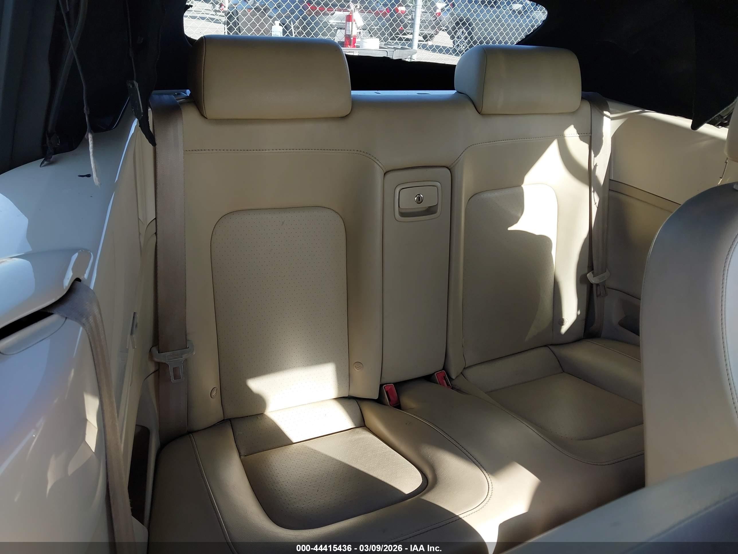2005 Volkswagen New Beetle Gls Кремовый vin: 3VWCM31Y85M318277