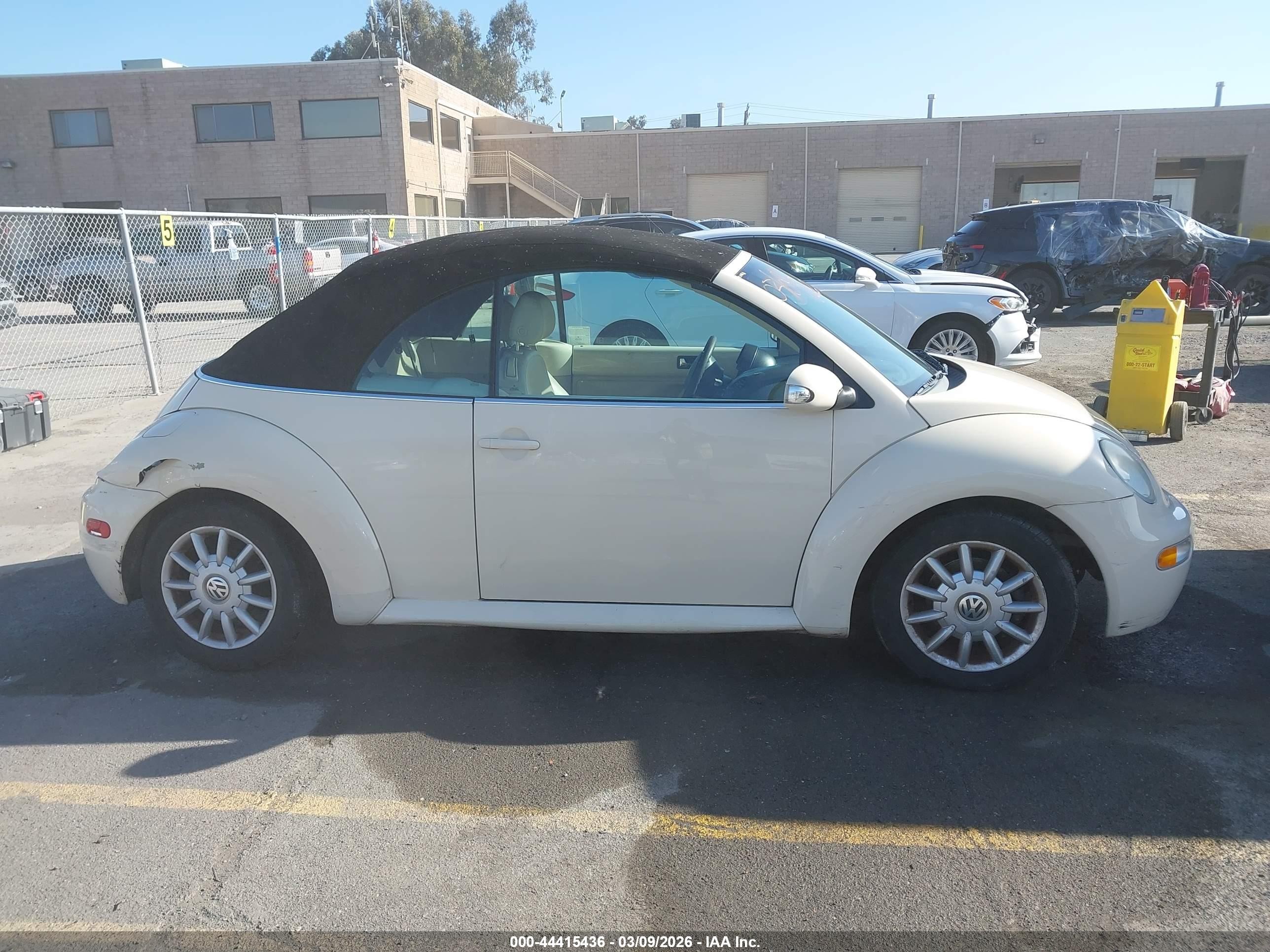 2005 Volkswagen New Beetle Gls Кремовый vin: 3VWCM31Y85M318277