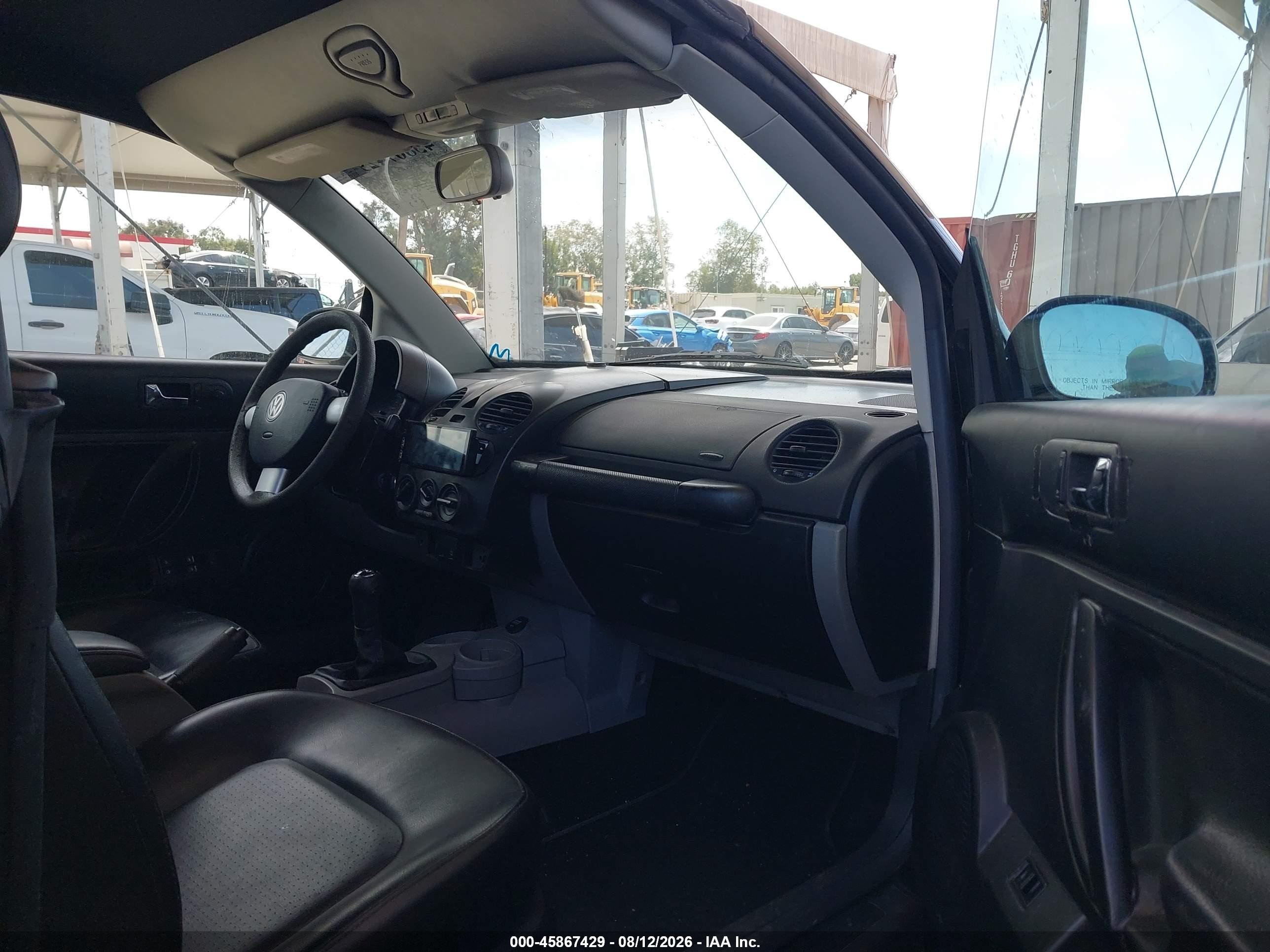 2004 Volkswagen New Beetle Gls Black vin: 3VWCM31Y94M324149