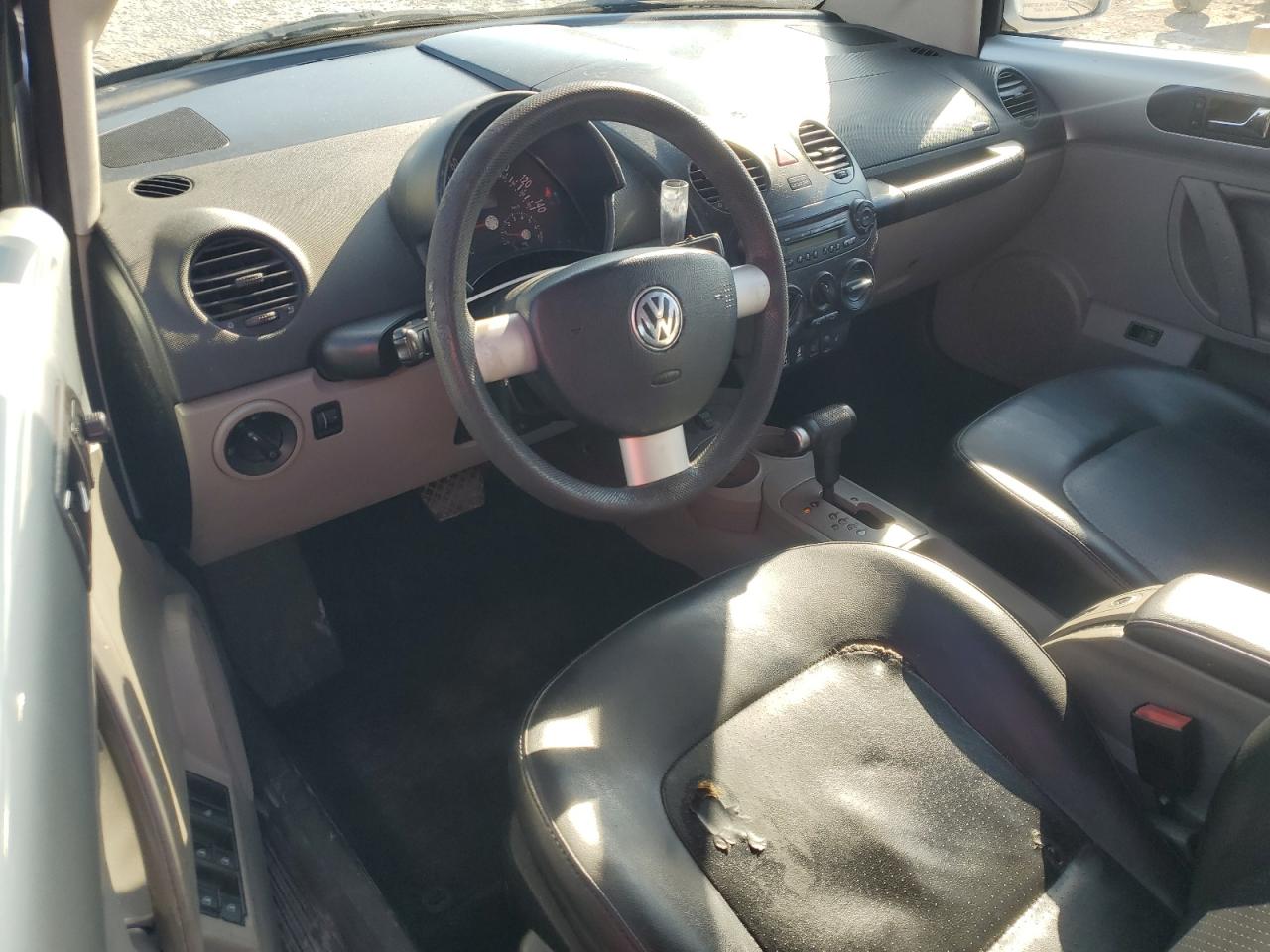 2004 Volkswagen New Beetle Gls Silver vin: 3VWCM31YX4M334897
