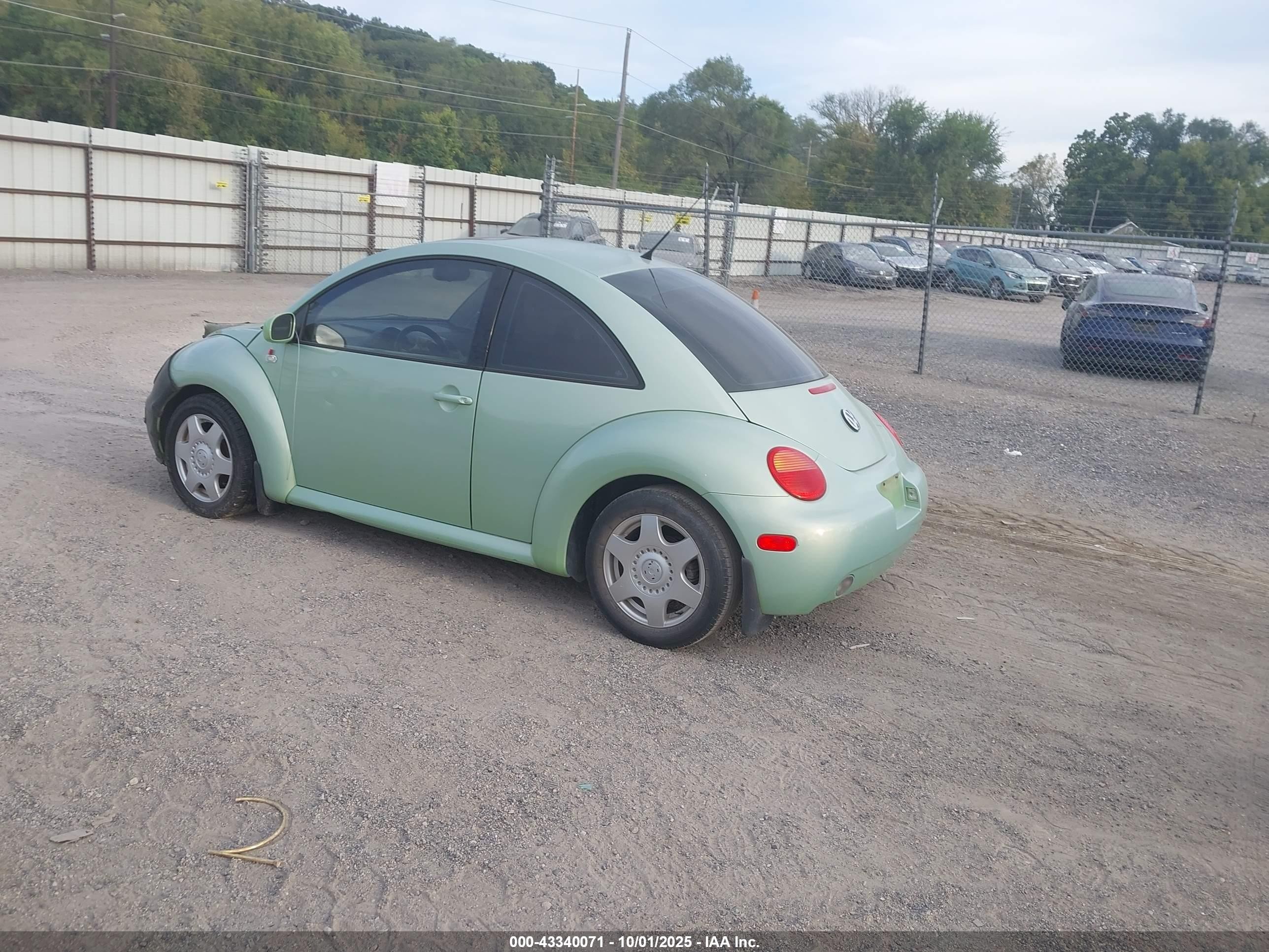 2001 Volkswagen New Beetle Gls Tdi Зеленый vin: 3VWCP21C61M453922