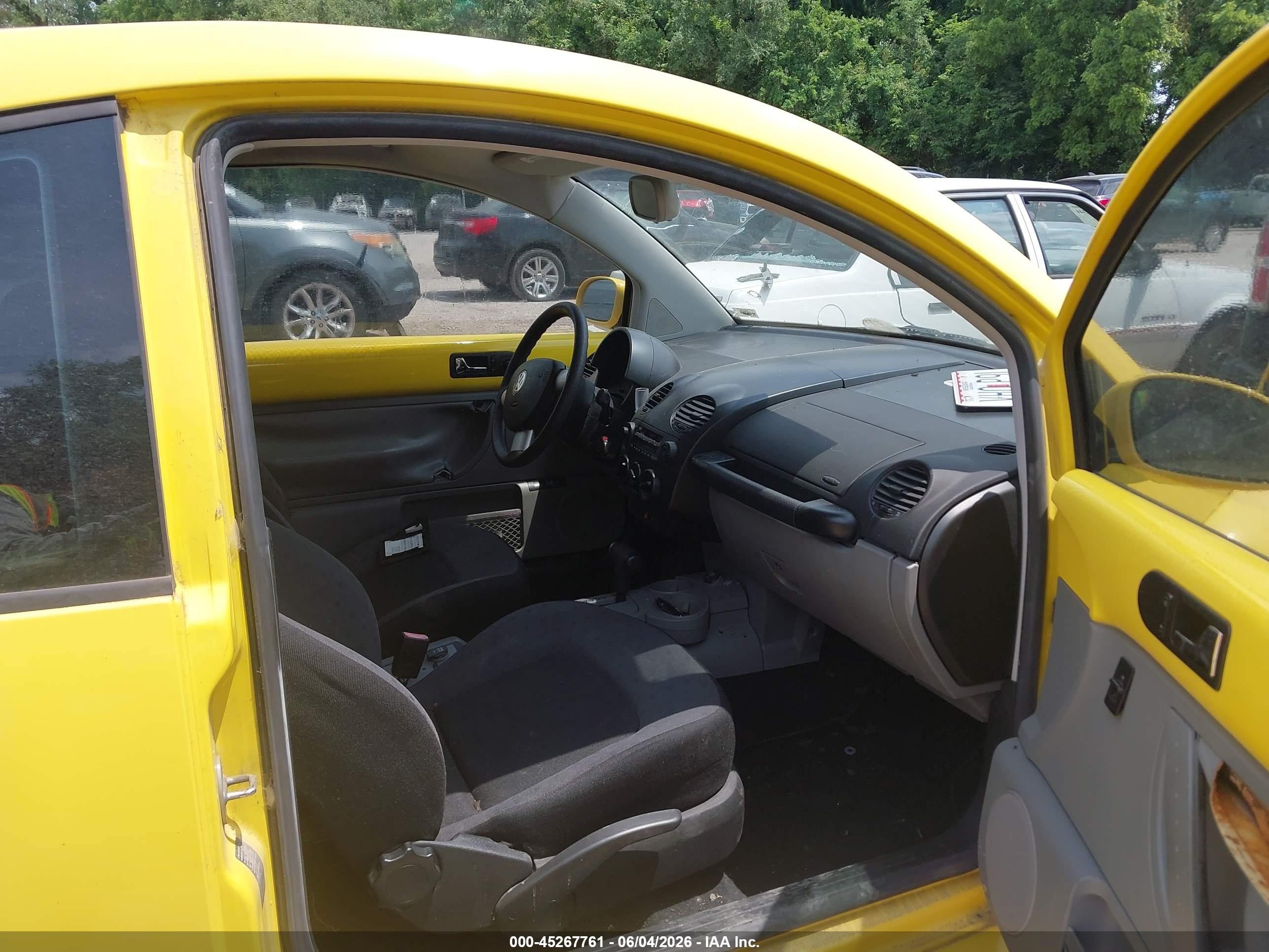 2002 Volkswagen New Beetle Gls Tdi Yellow vin: 3VWCP21C82M423337