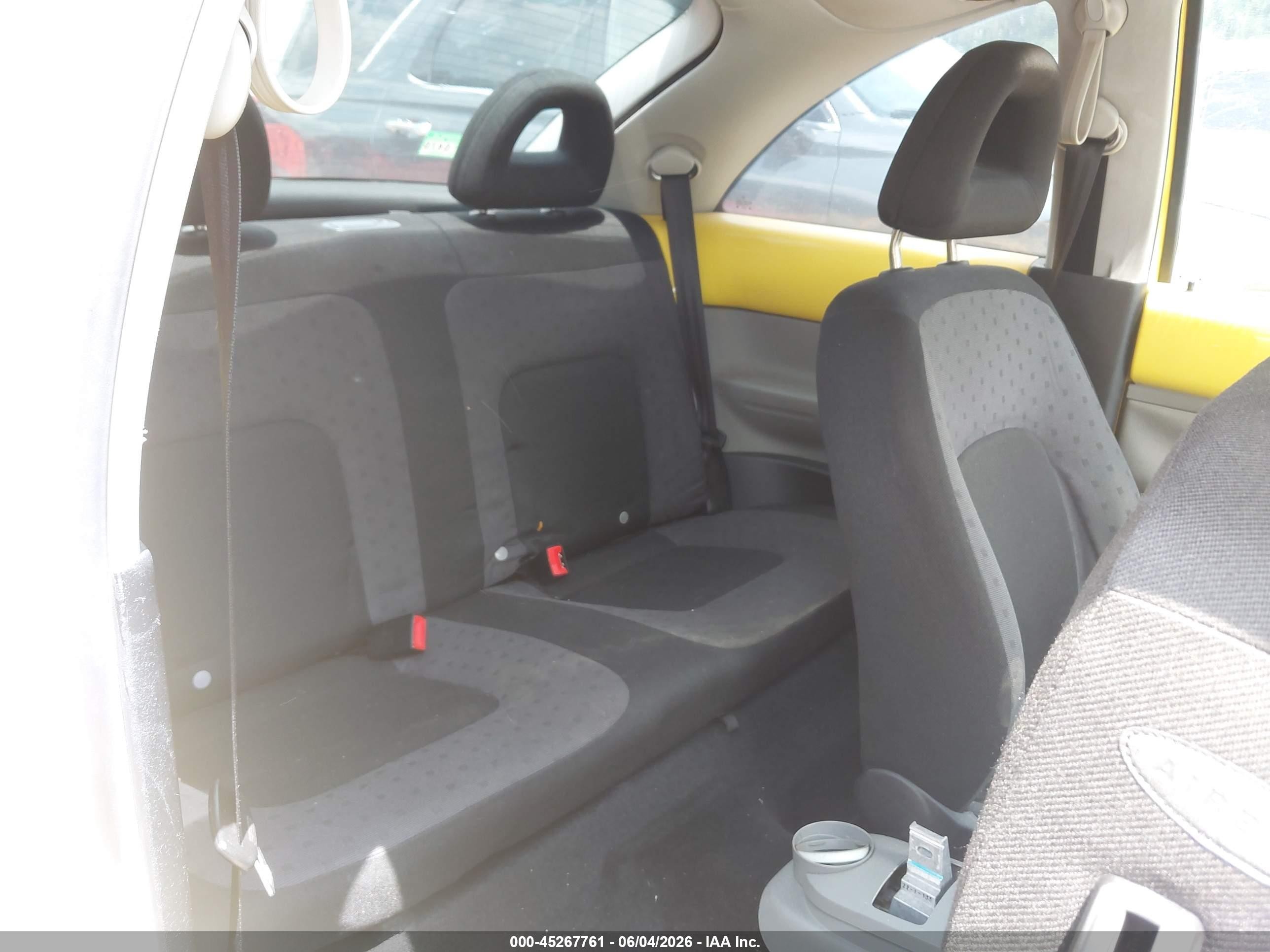2002 Volkswagen New Beetle Gls Tdi Yellow vin: 3VWCP21C82M423337