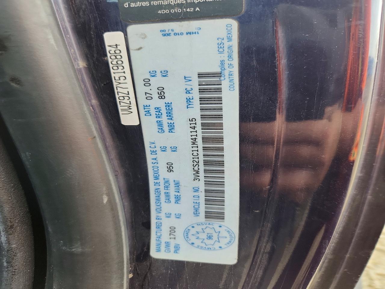 2001 Volkswagen New Beetle Gls Blue vin: 3VWCS21C11M411415
