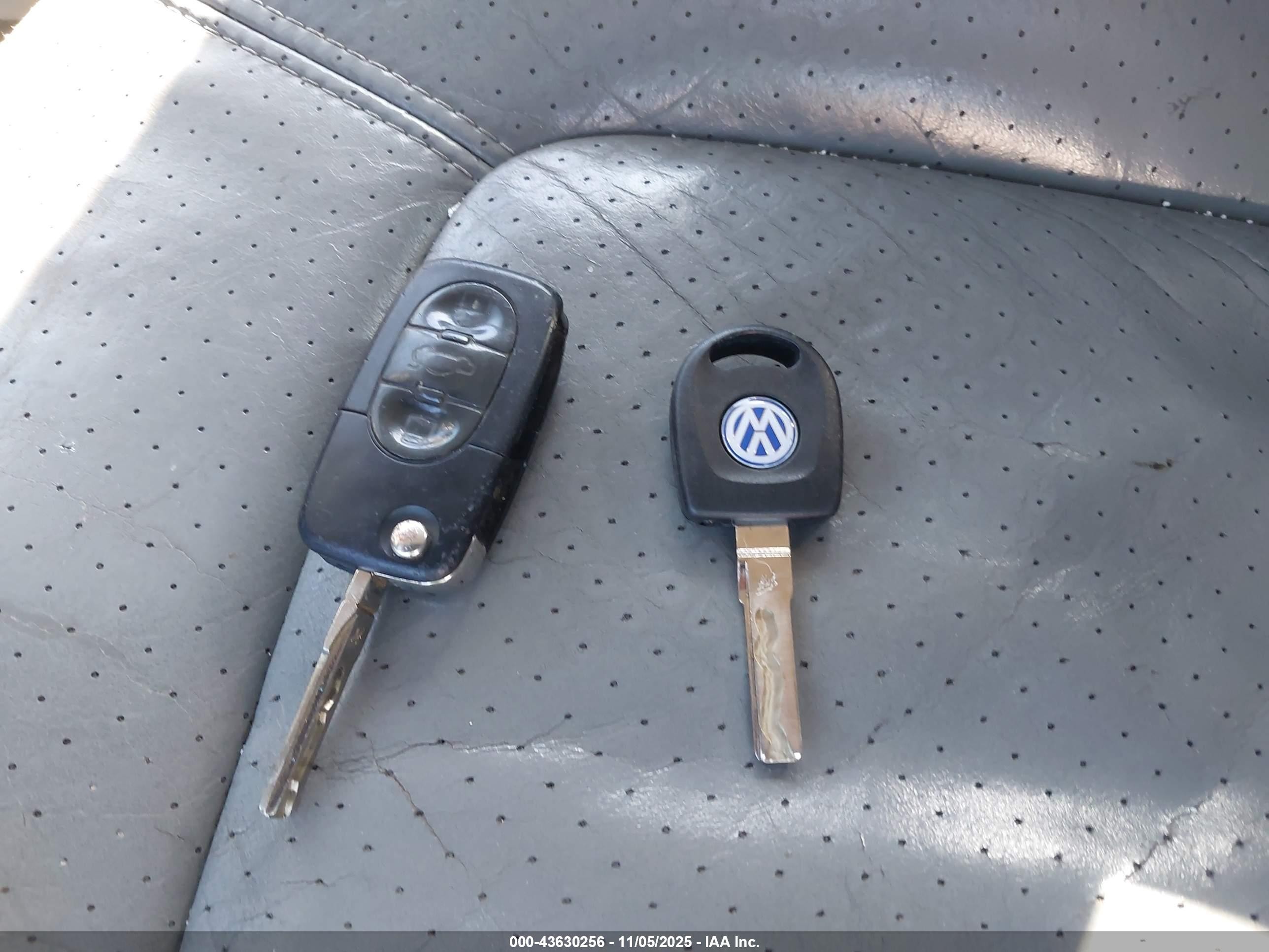 2001 Volkswagen New Beetle Gls Черный vin: 3VWCS21C51M422305