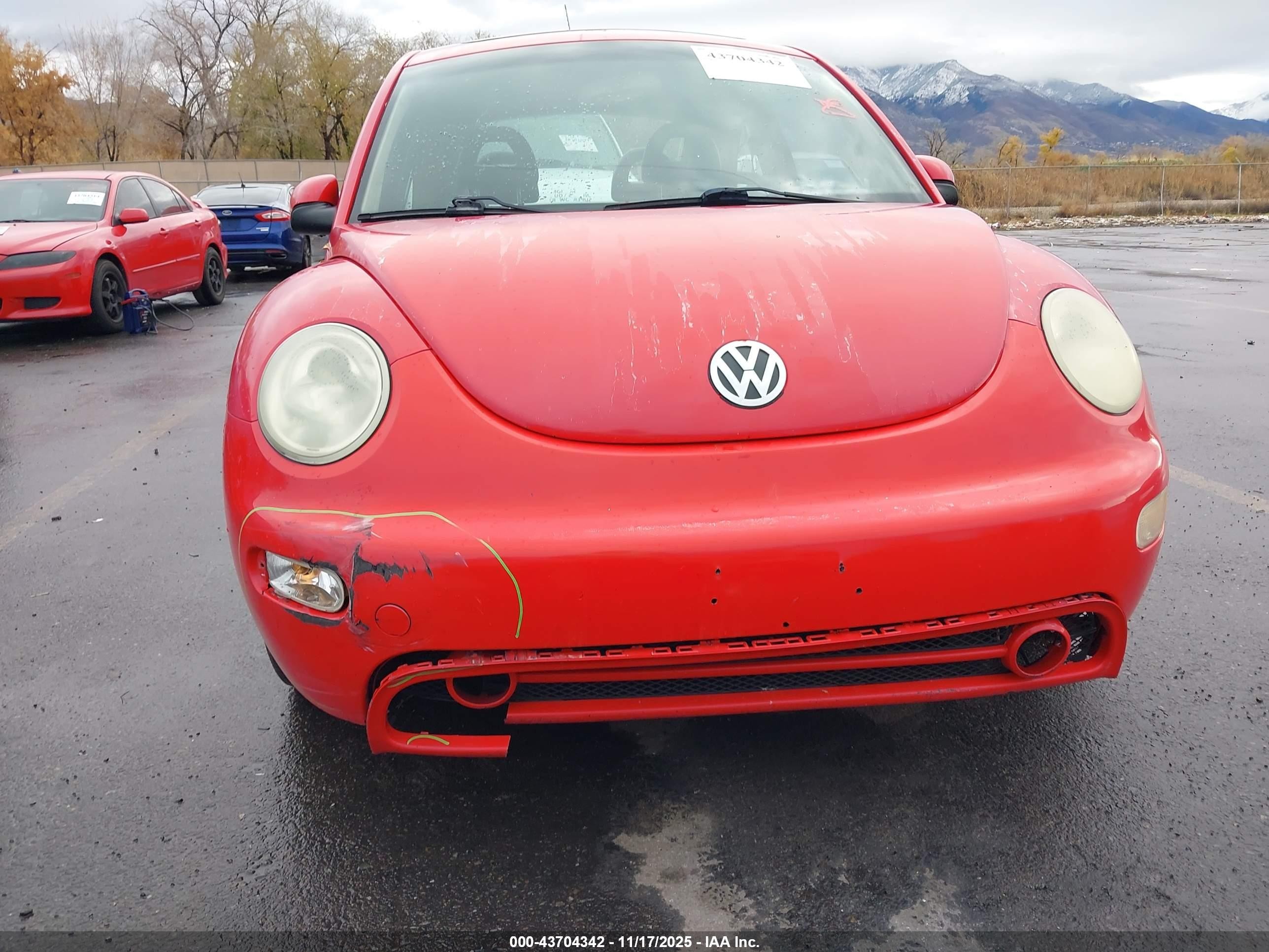 2001 Volkswagen New Beetle Gls Red vin: 3VWCS21C71M408423
