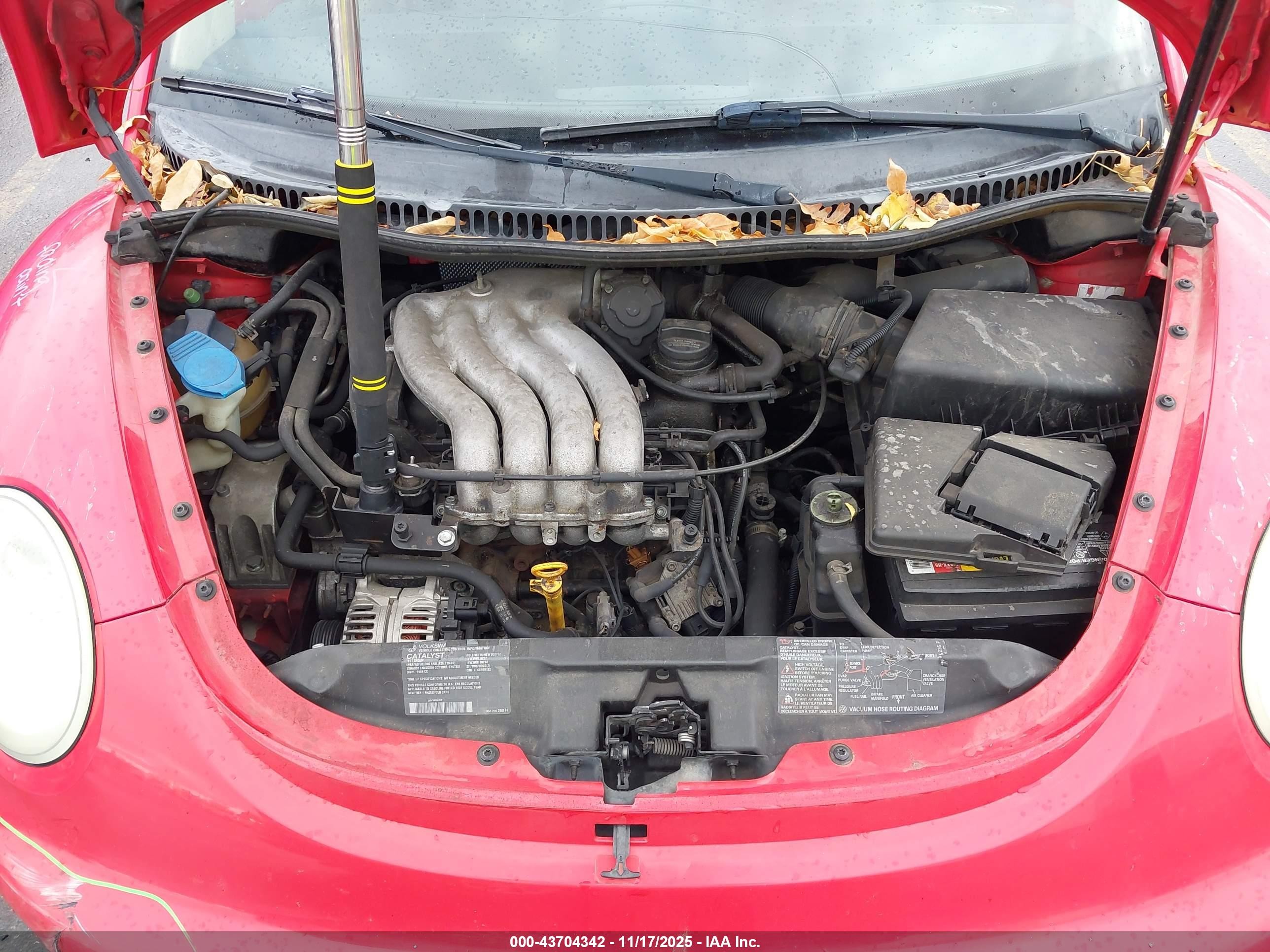2001 Volkswagen New Beetle Gls Red vin: 3VWCS21C71M408423