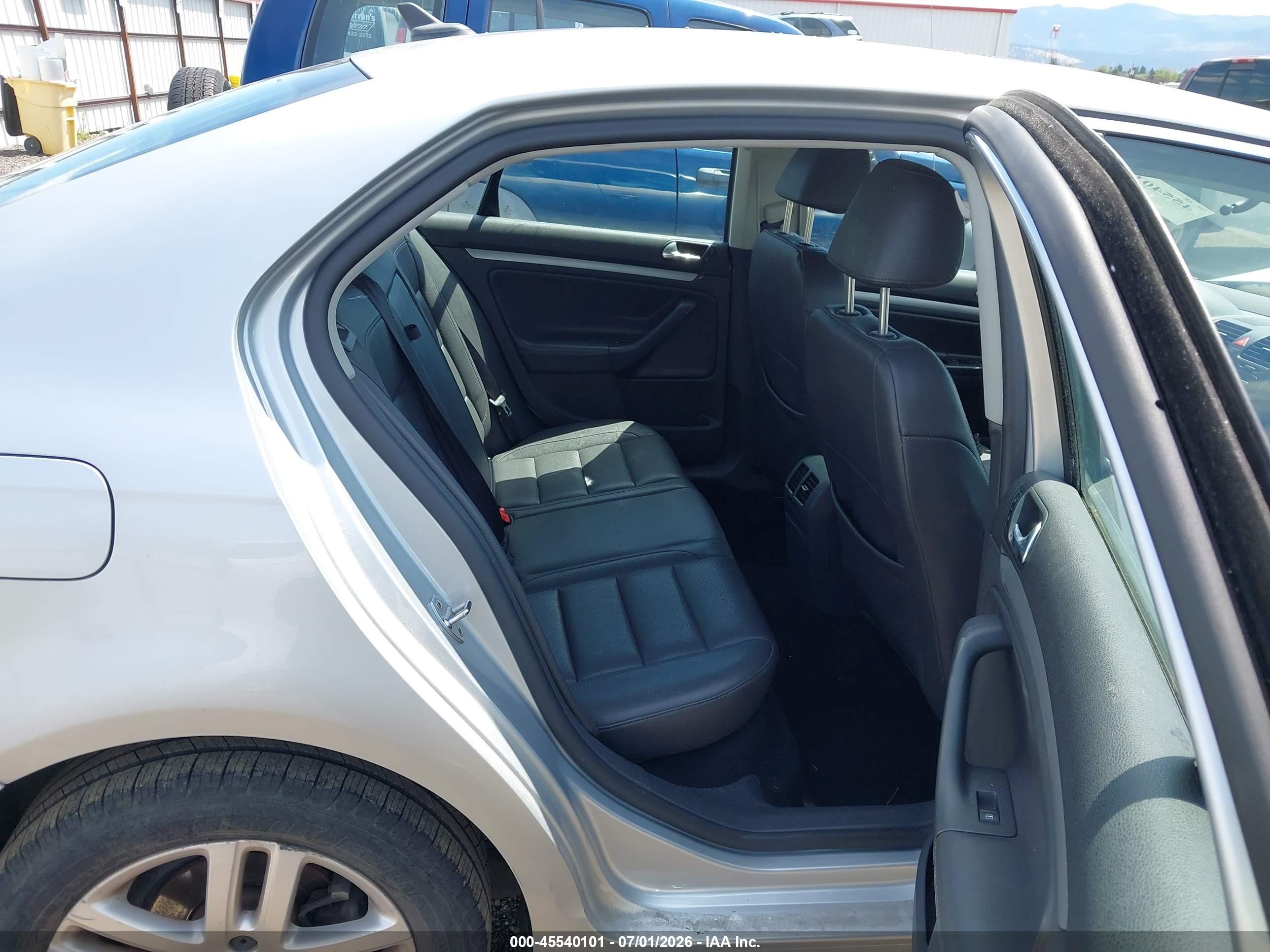 2006 Volkswagen Jetta Diesel Серебряный vin: 3VWCT71K56M057293