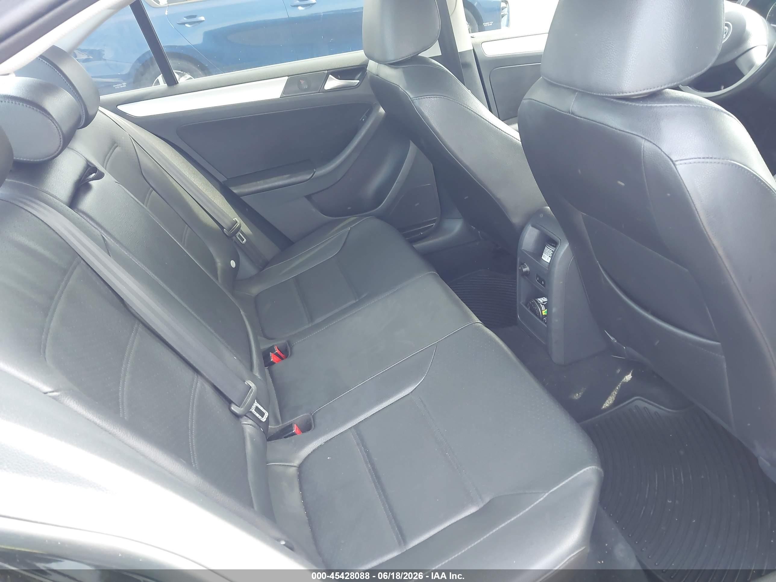 2014 Volkswagen Jetta 1.8t Se Черный vin: 3VWD07AJ0EM428752