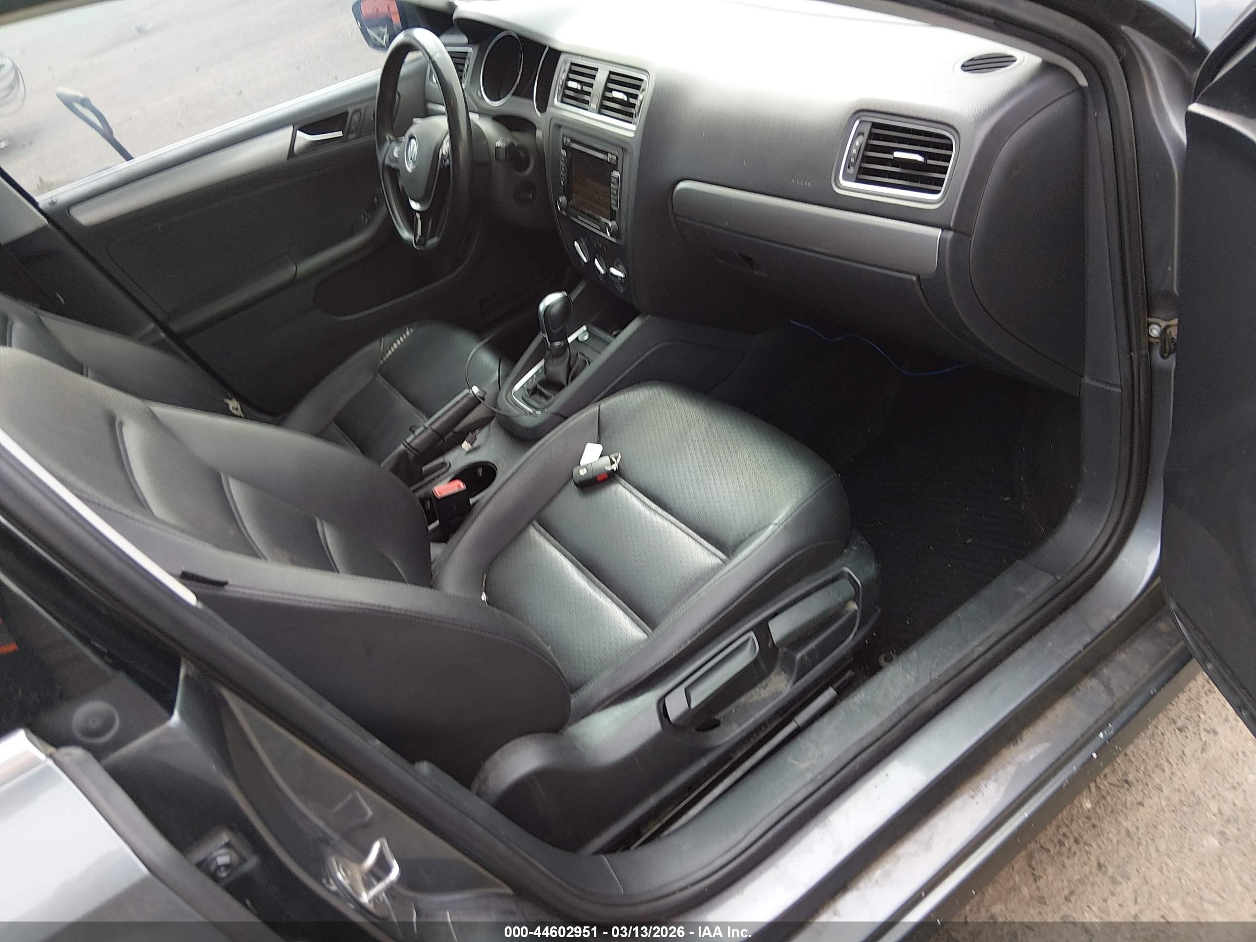 2015 Volkswagen Jetta 1.8t Se Серый vin: 3VWD07AJ0FM265764