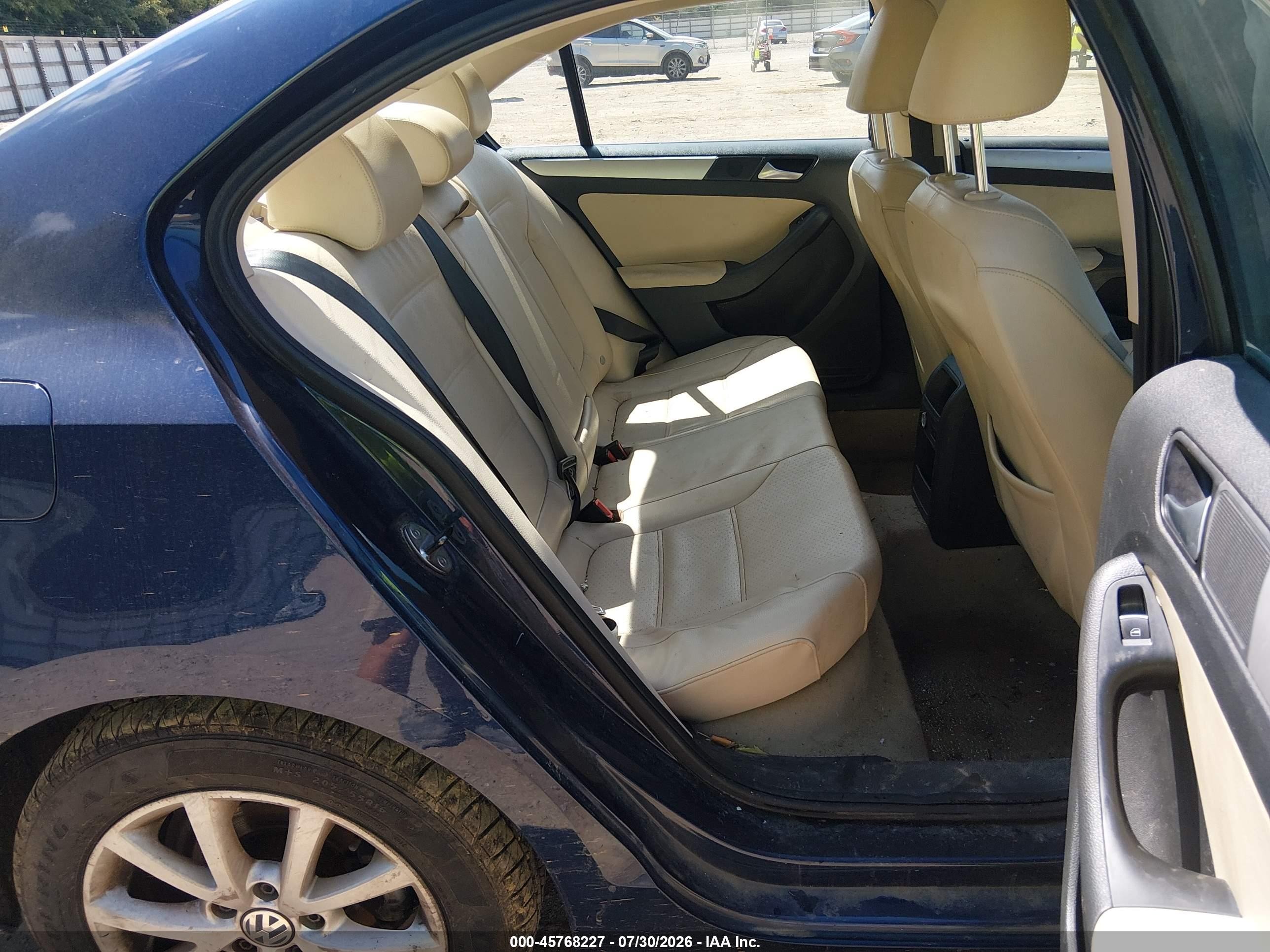 2014 Volkswagen Jetta 1.8t Se Blue vin: 3VWD07AJ1EM289800