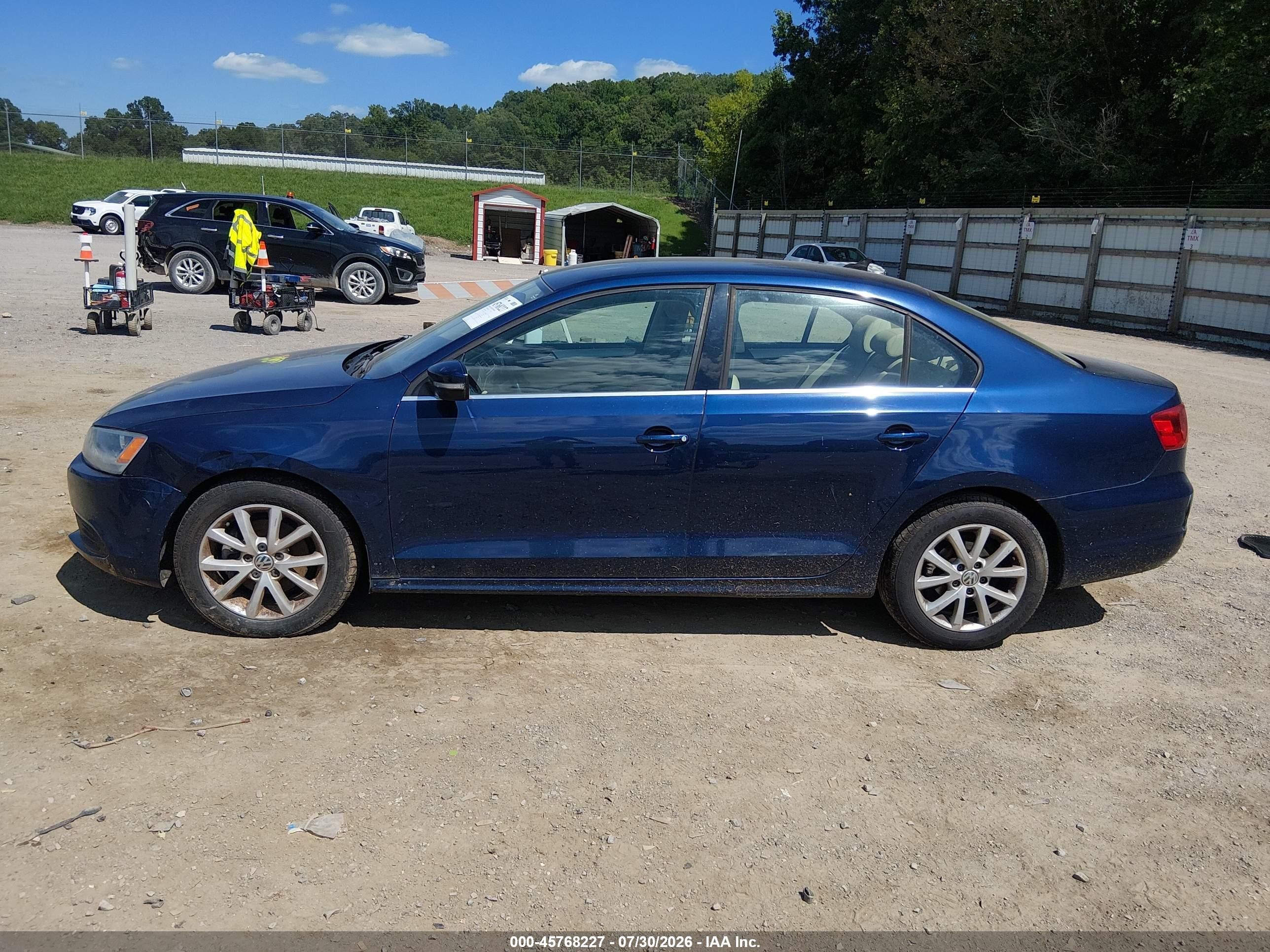 2014 Volkswagen Jetta 1.8t Se Blue vin: 3VWD07AJ1EM289800