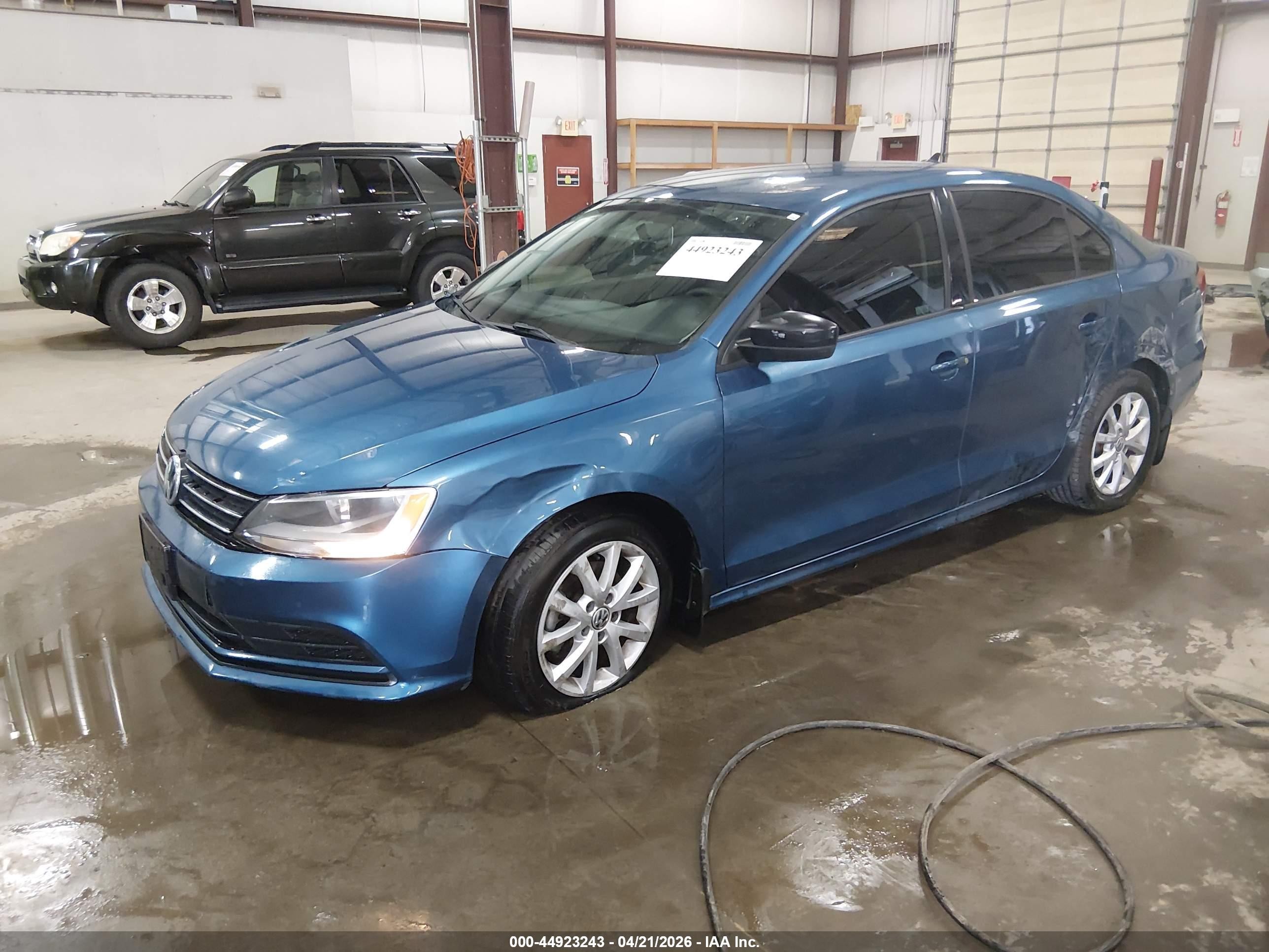 2015 Volkswagen Jetta 1.8t Se Blue vin: 3VWD07AJ1FM269953