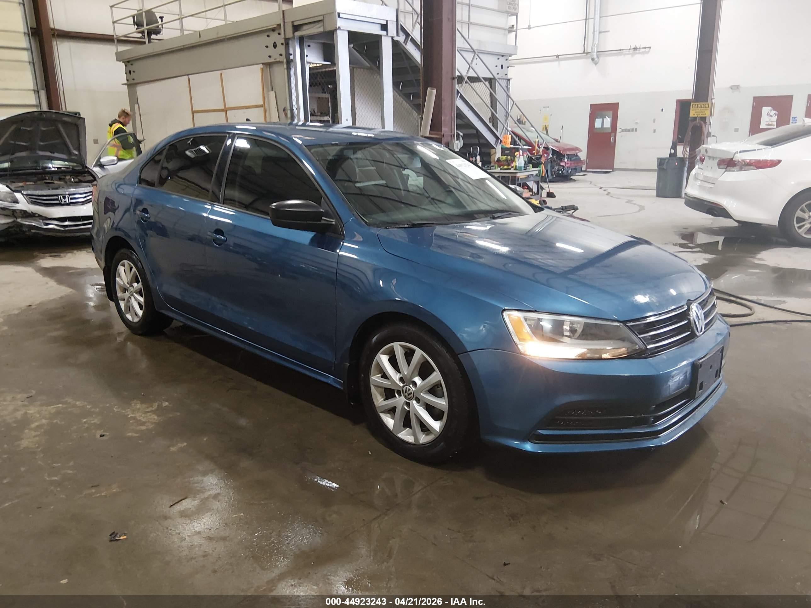 2015 Volkswagen Jetta 1.8t Se Blue vin: 3VWD07AJ1FM269953