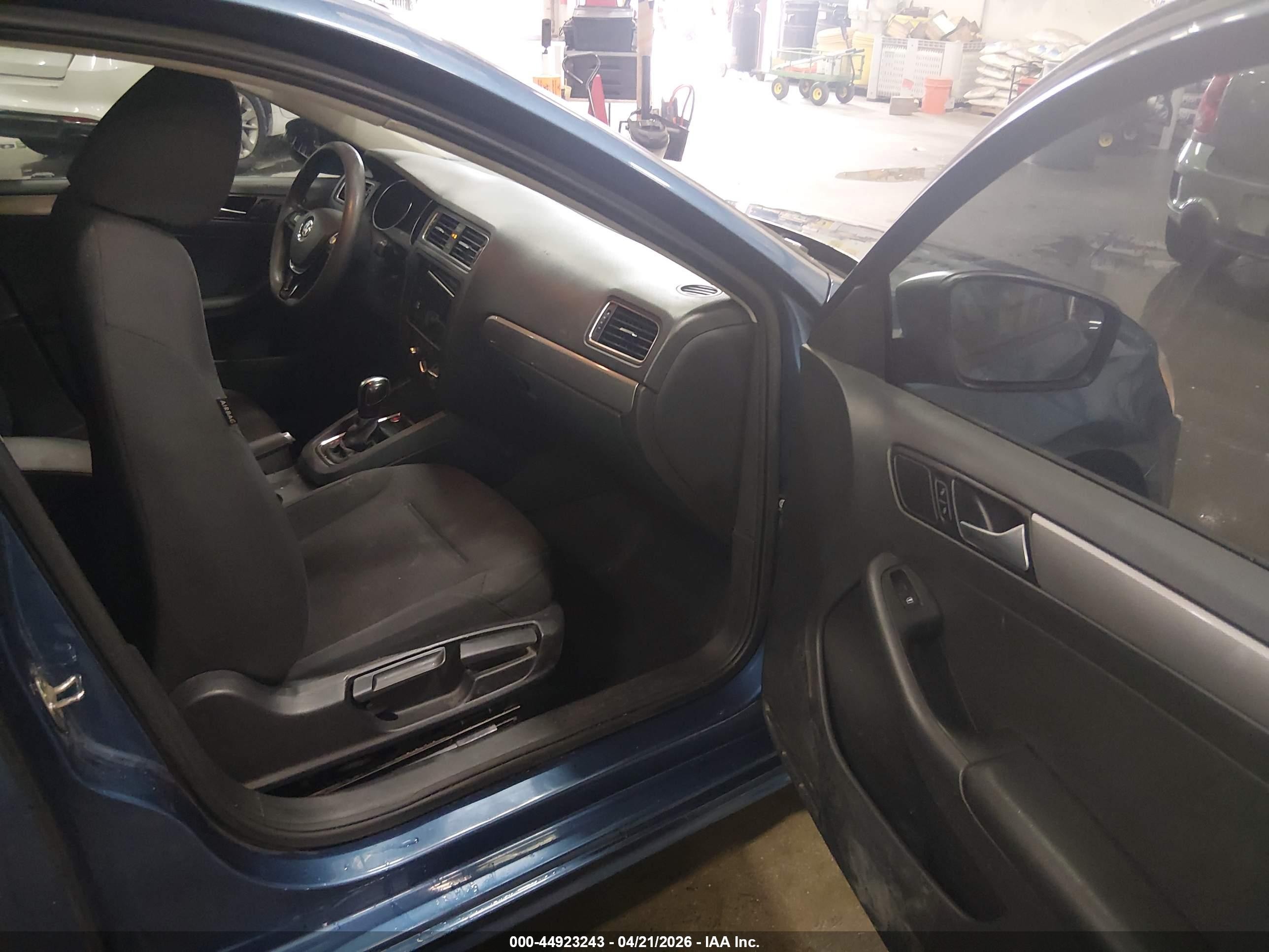2015 Volkswagen Jetta 1.8t Se Blue vin: 3VWD07AJ1FM269953