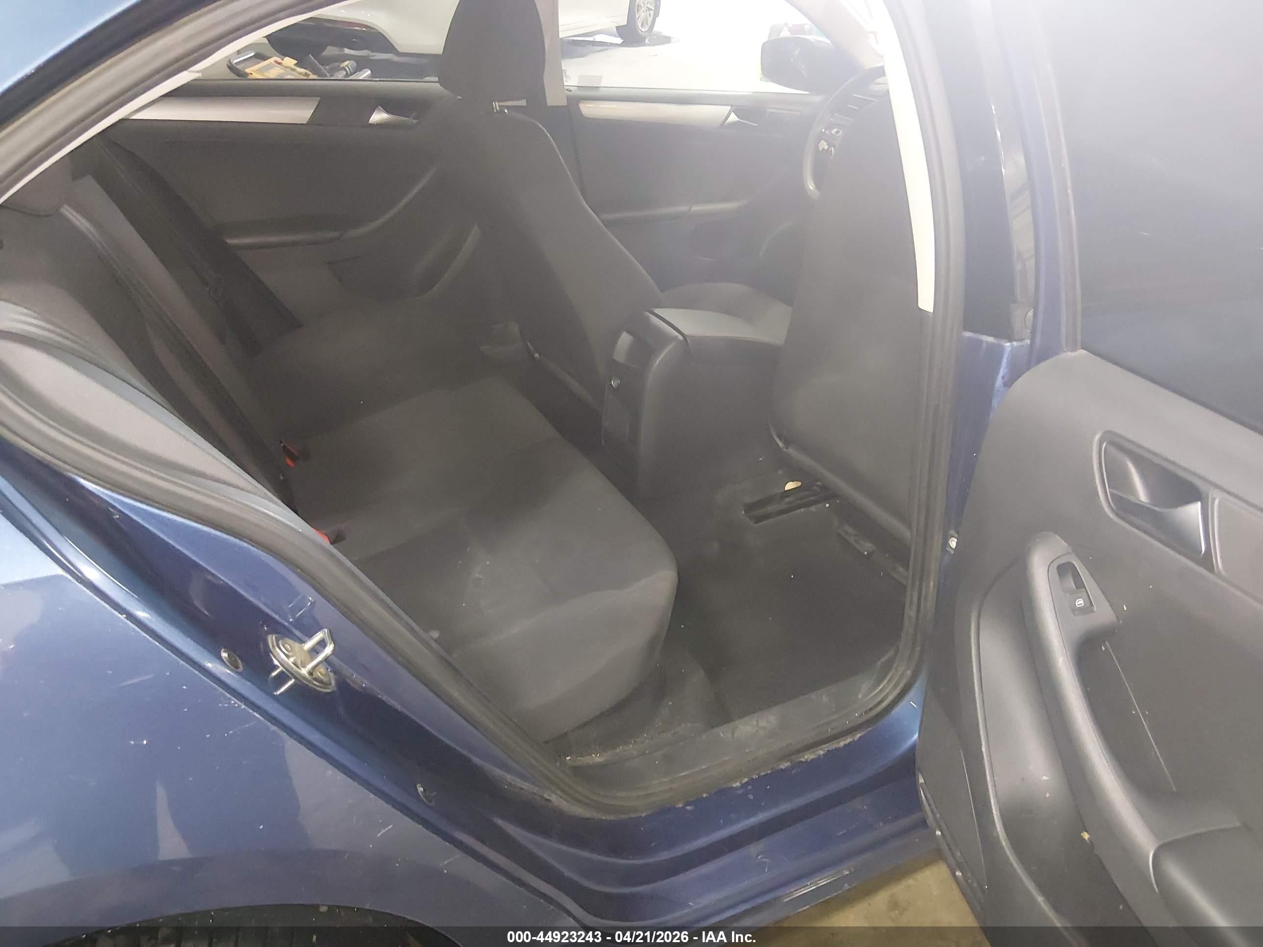 2015 Volkswagen Jetta 1.8t Se Blue vin: 3VWD07AJ1FM269953