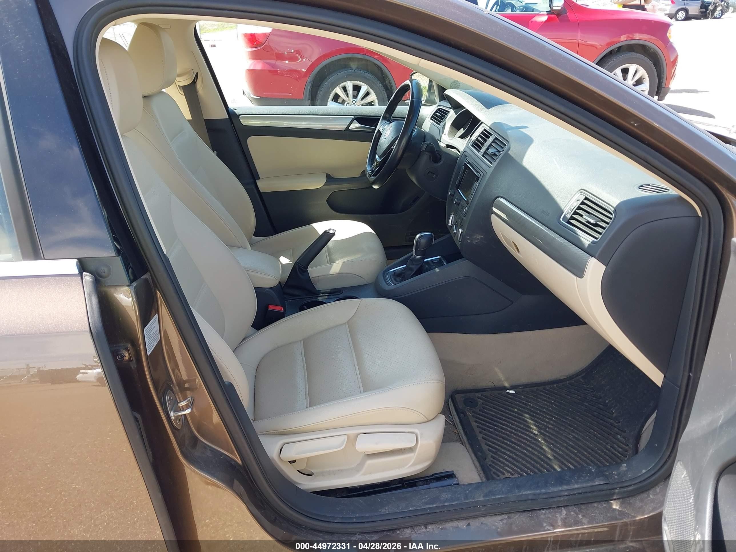 2015 Volkswagen Jetta 1.8t Se Brown vin: 3VWD07AJ1FM325275