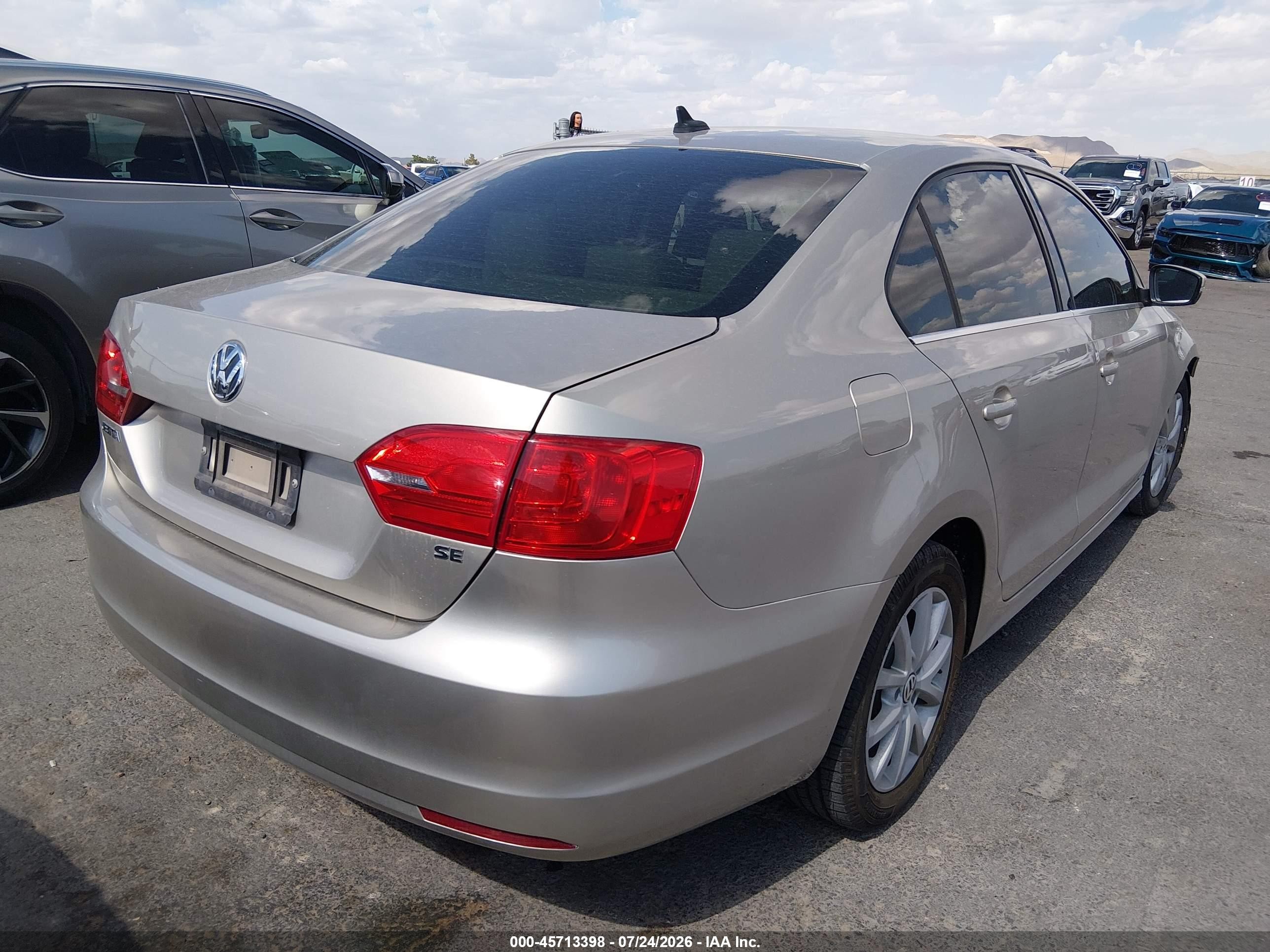 2014 Volkswagen Jetta 1.8t Se Gold vin: 3VWD07AJ2EM286596