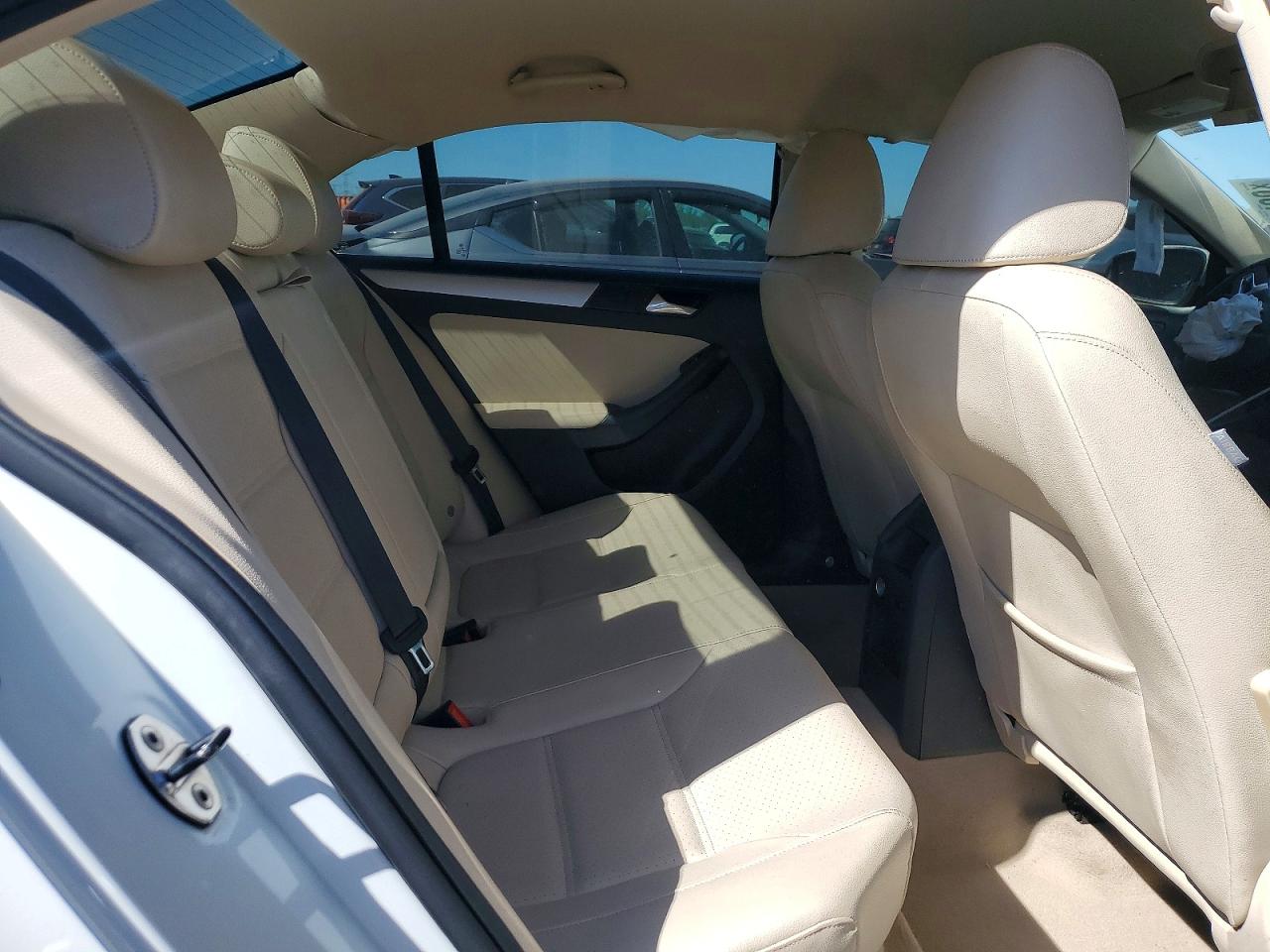 2014 Volkswagen Jetta Se White vin: 3VWD07AJ2EM417204