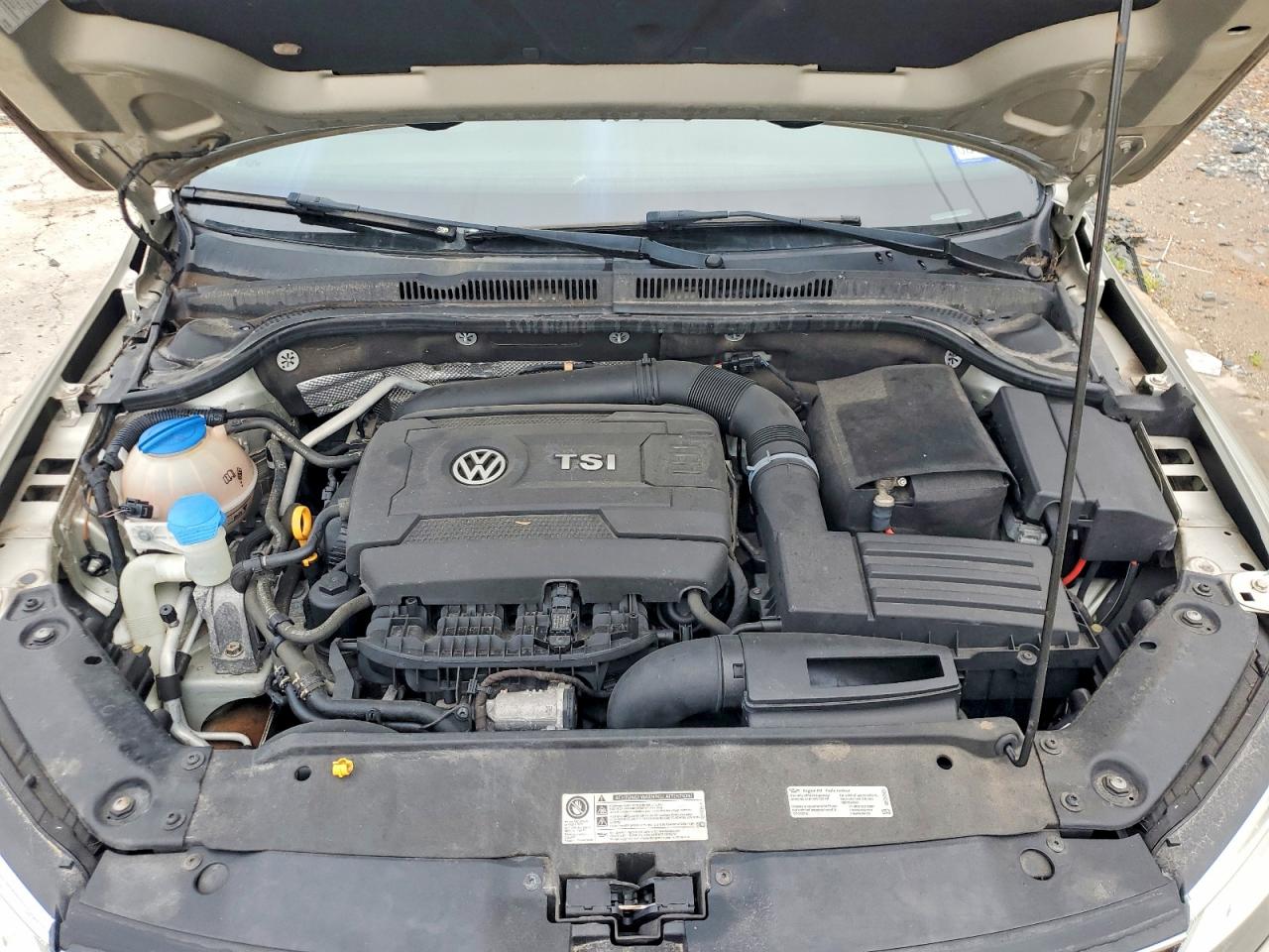 2015 Volkswagen Jetta Se Gold vin: 3VWD07AJ2FM268116