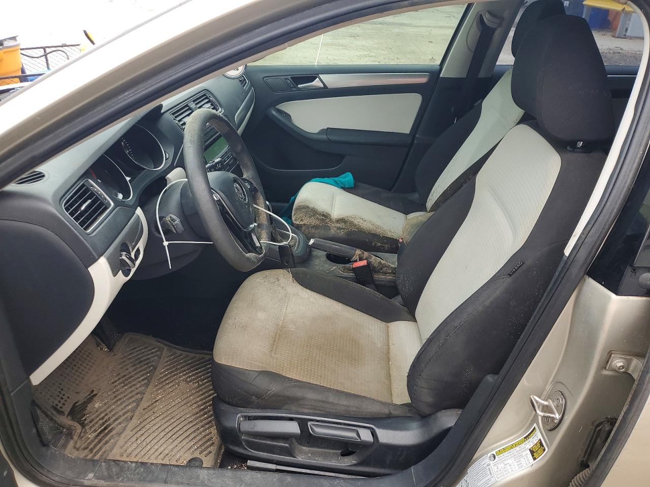 2015 Volkswagen Jetta Se Gold vin: 3VWD07AJ2FM268116