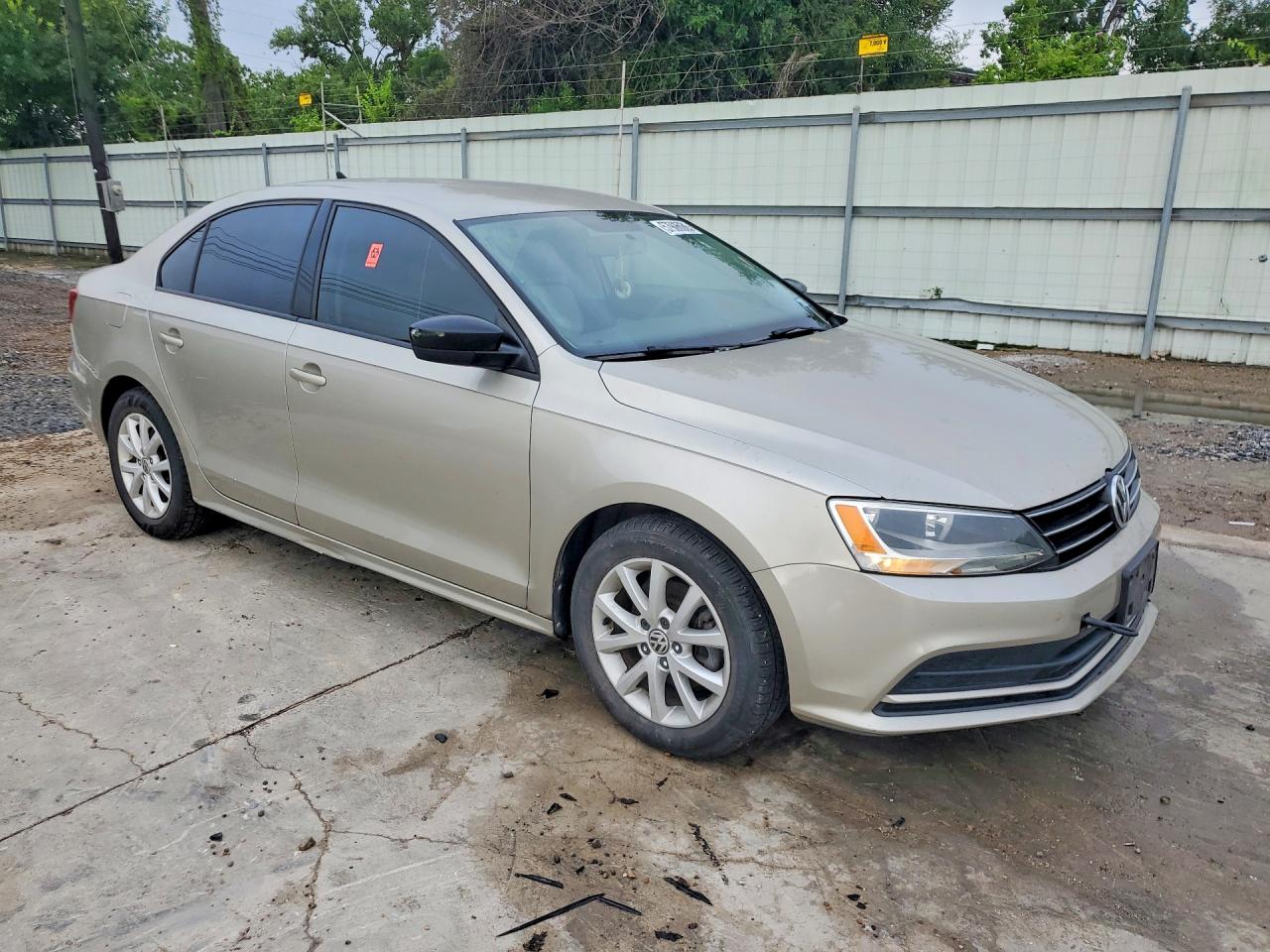 2015 Volkswagen Jetta Se Gold vin: 3VWD07AJ2FM268116