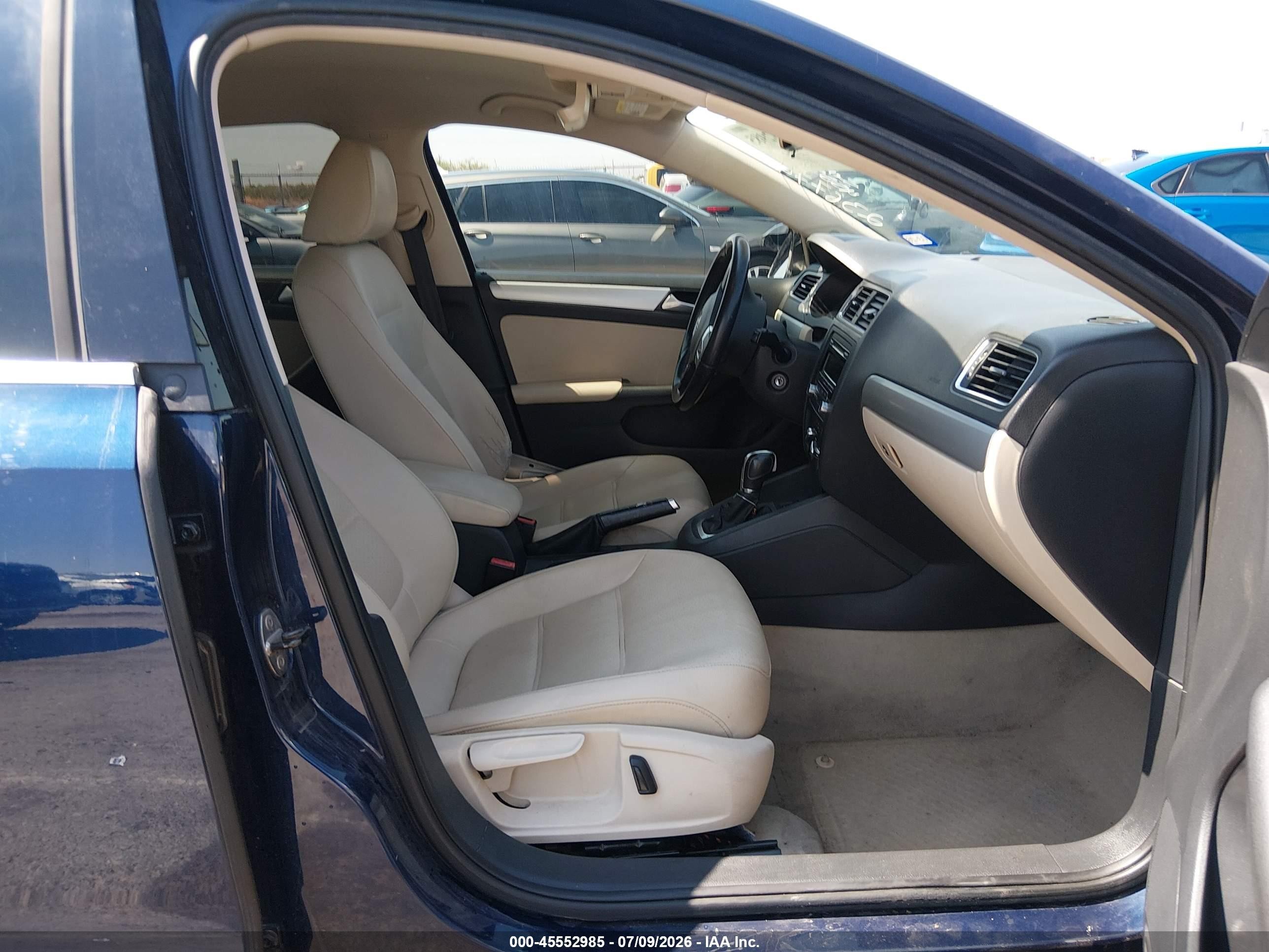 2014 Volkswagen Jetta 1.8t Se Blue vin: 3VWD07AJ3EM236774