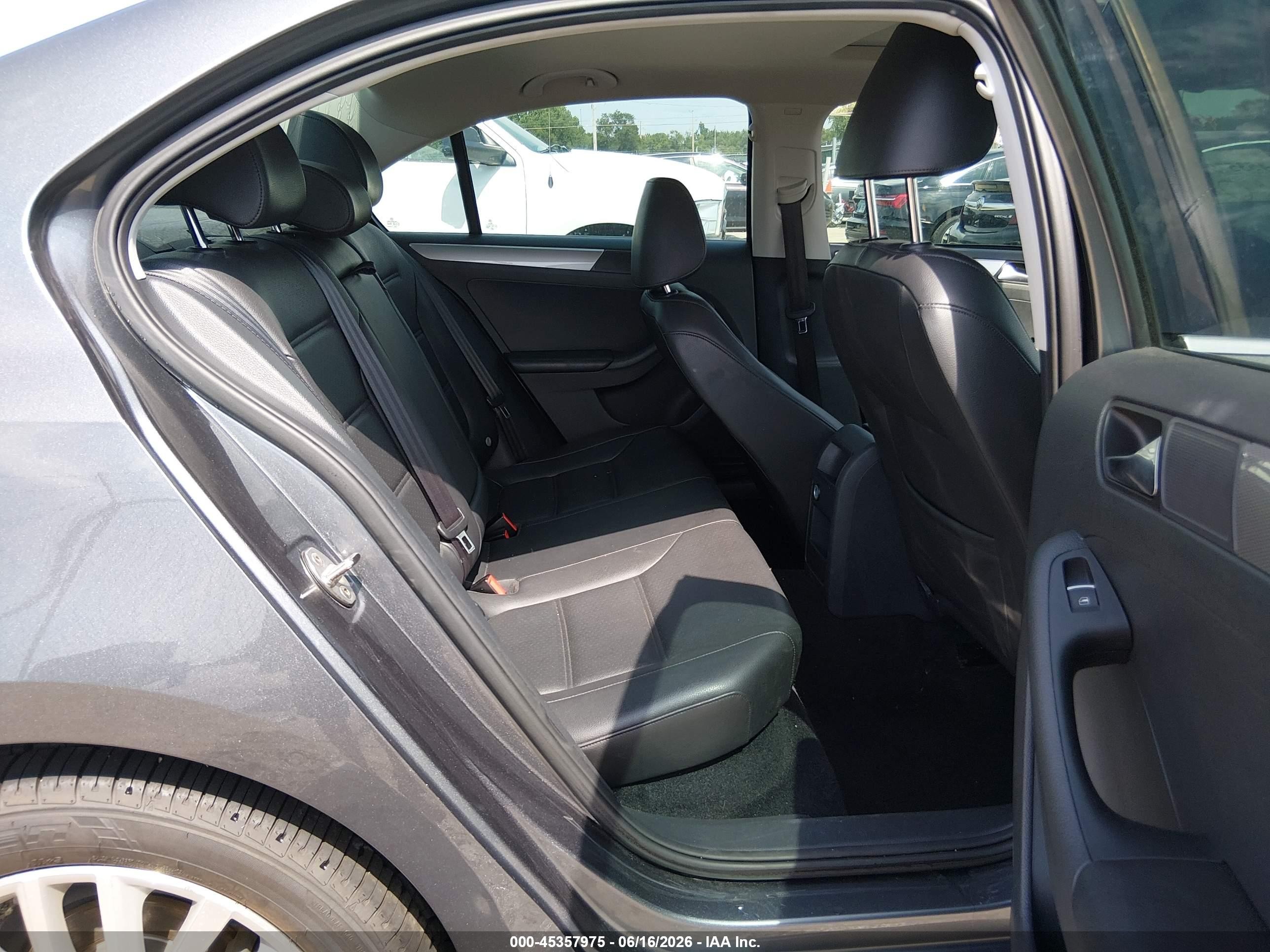 2015 Volkswagen Jetta 1.8t Se Gray vin: 3VWD07AJ3FM329473
