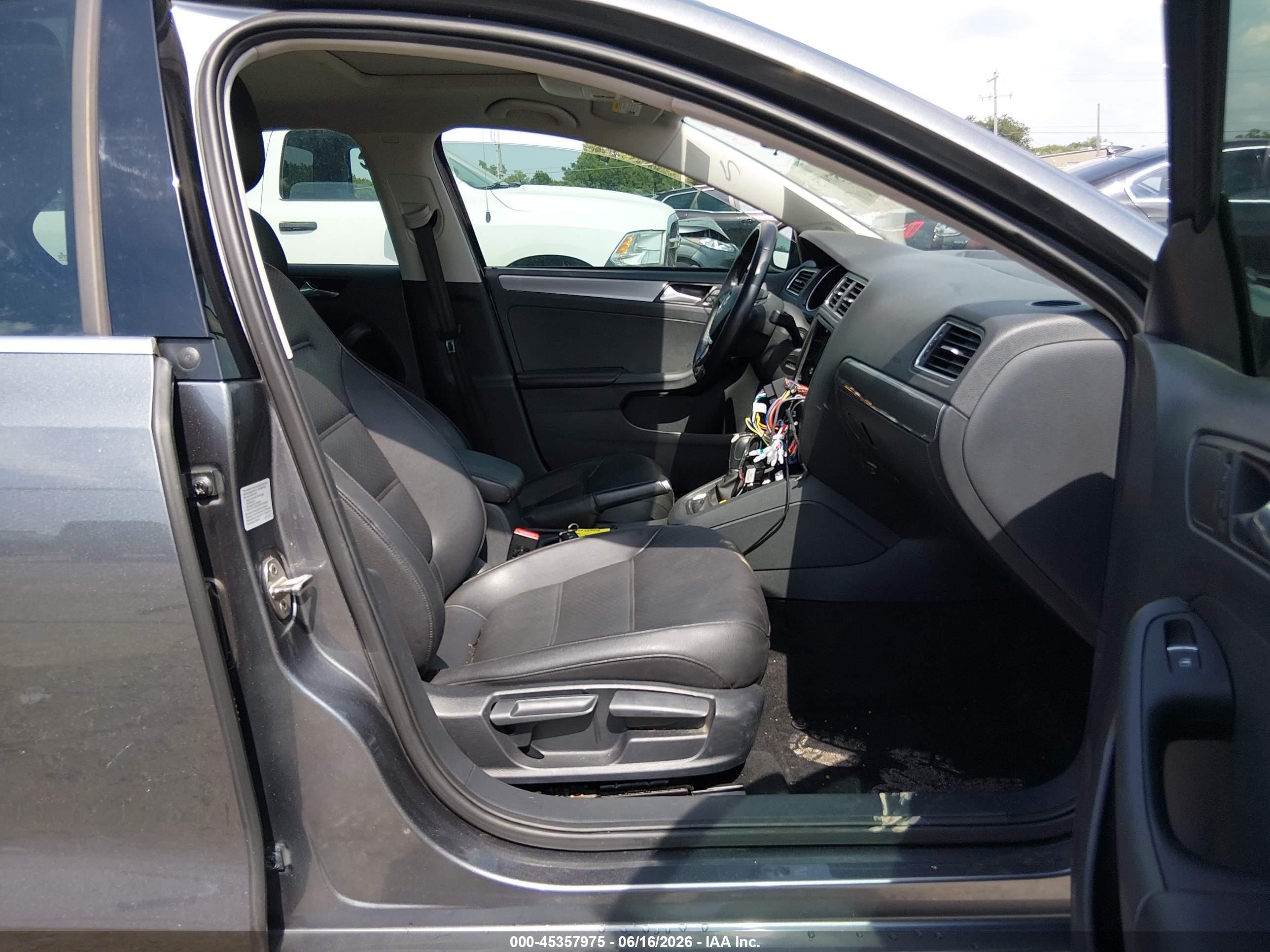 2015 Volkswagen Jetta 1.8t Se Gray vin: 3VWD07AJ3FM329473
