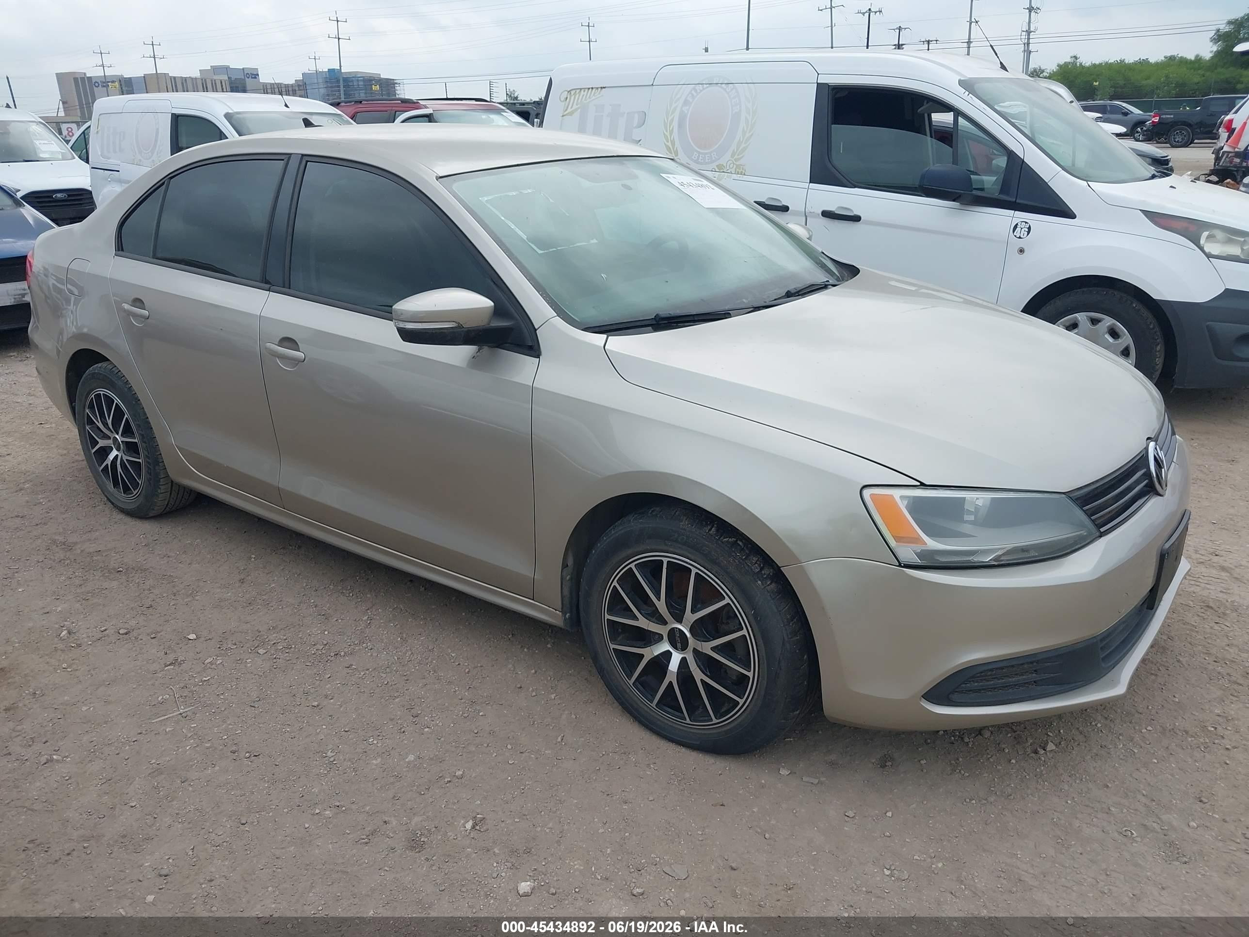 3VWD07AJ4EM225718