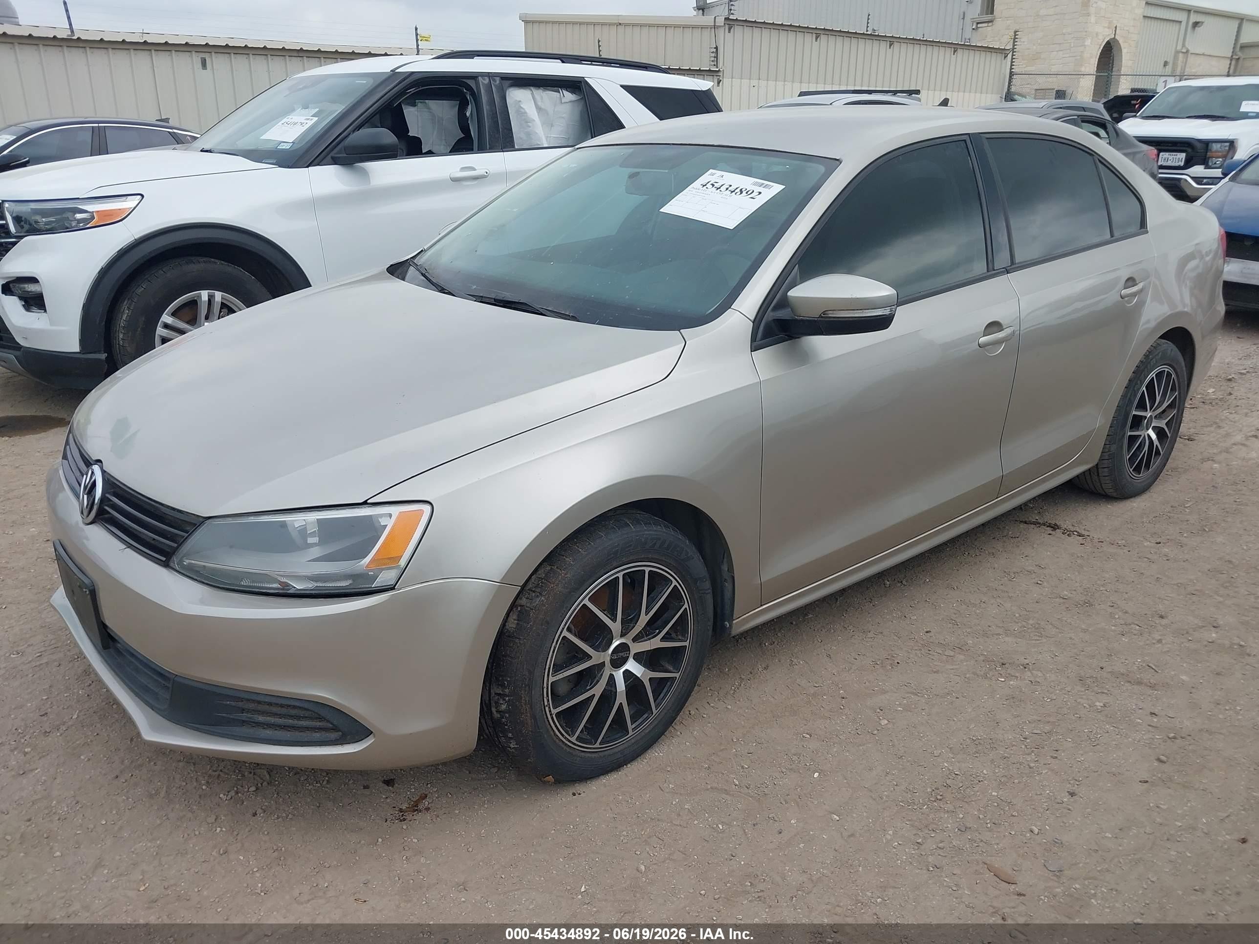 2014 Volkswagen Jetta 1.8t Se Серебряный vin: 3VWD07AJ4EM225718