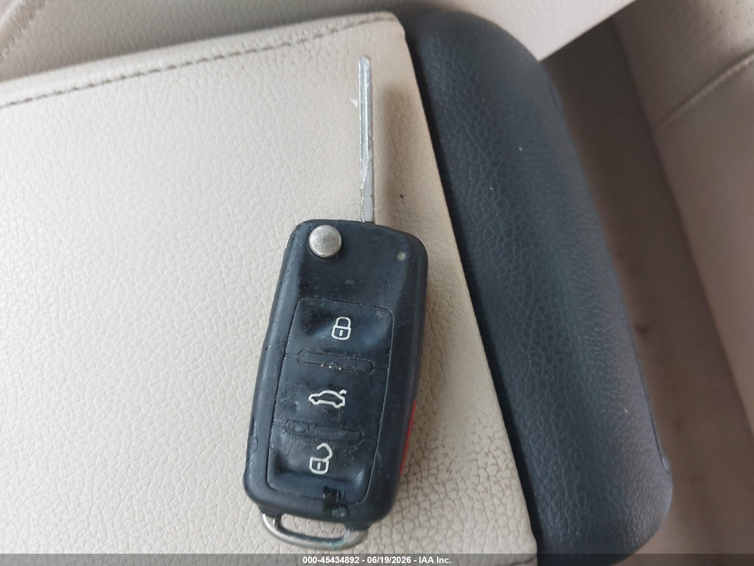 2014 Volkswagen Jetta 1.8t Se Серебряный vin: 3VWD07AJ4EM225718