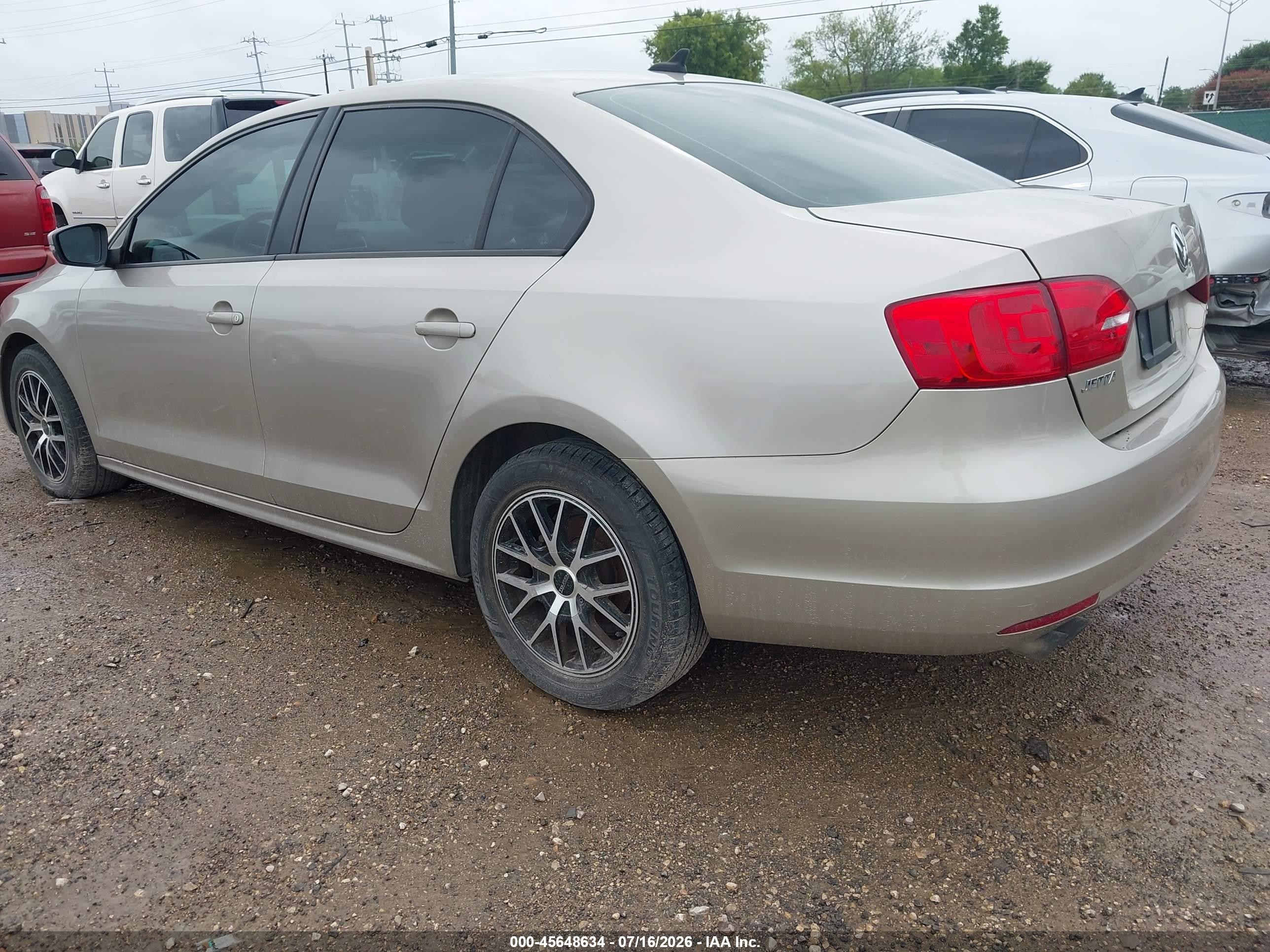 2014 Volkswagen Jetta 1.8t Se Beige vin: 3VWD07AJ4EM225718