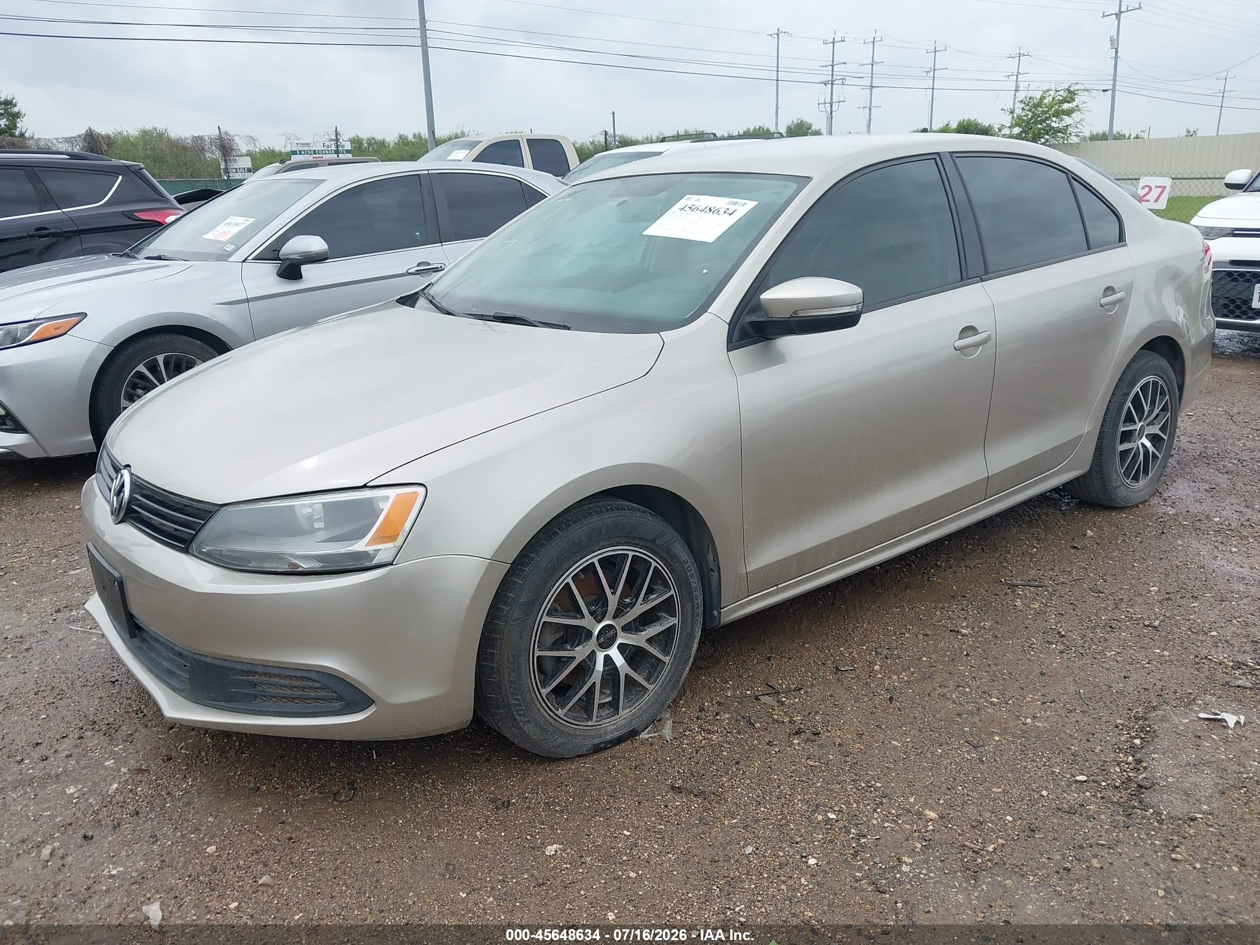 2014 Volkswagen Jetta 1.8t Se Beige vin: 3VWD07AJ4EM225718