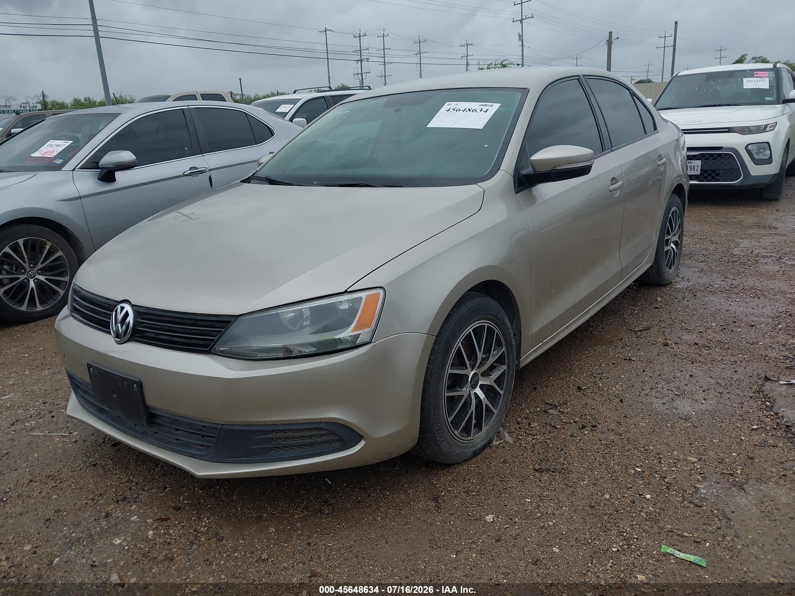 2014 Volkswagen Jetta 1.8t Se Beige vin: 3VWD07AJ4EM225718