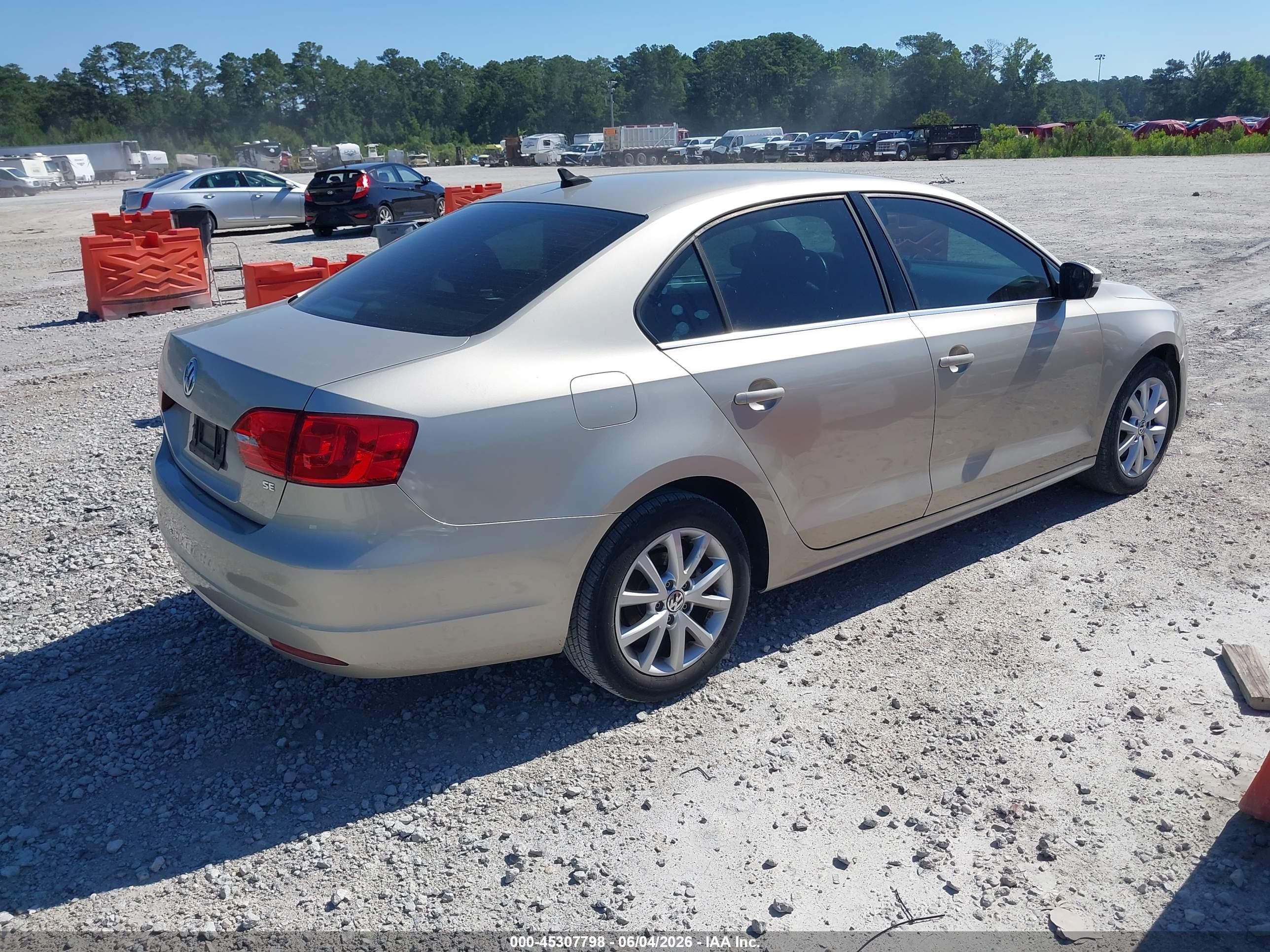 2014 Volkswagen Jetta 1.8t Se Gold vin: 3VWD07AJ4EM279553