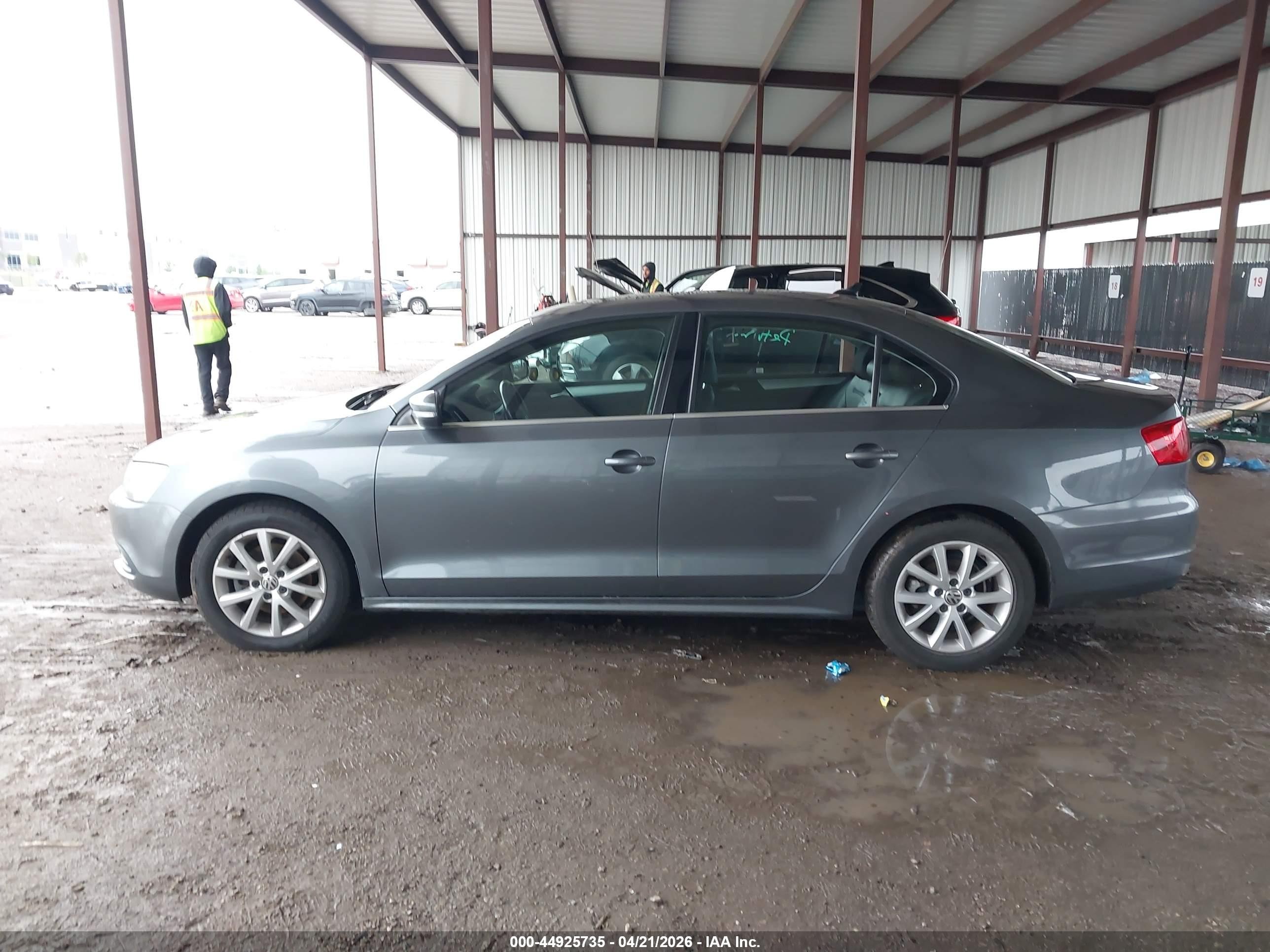 2014 Volkswagen Jetta 1.8t Se Gray vin: 3VWD07AJ4EM327357