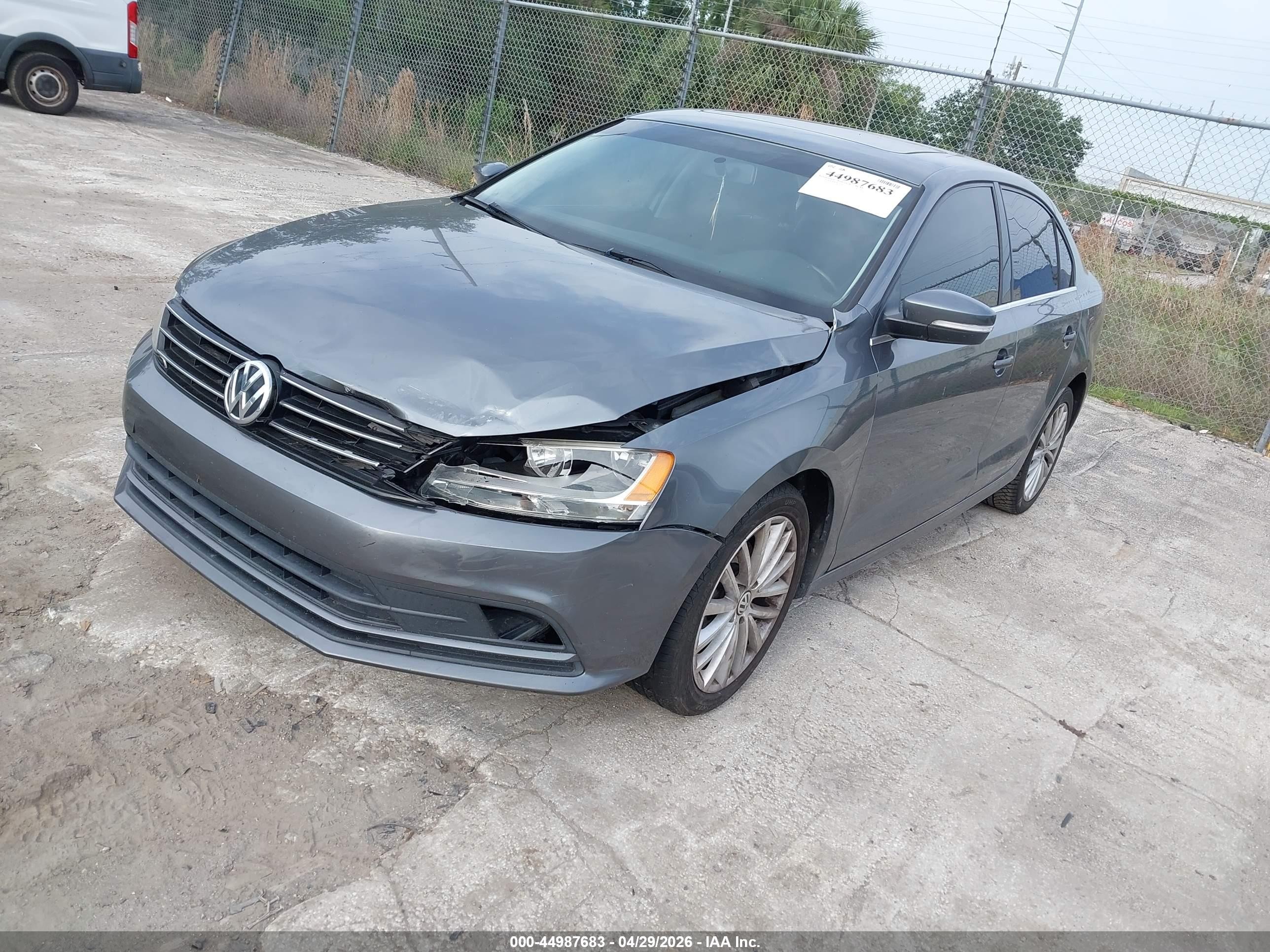 2015 Volkswagen Jetta 1.8t Se Gray vin: 3VWD07AJ4FM325786