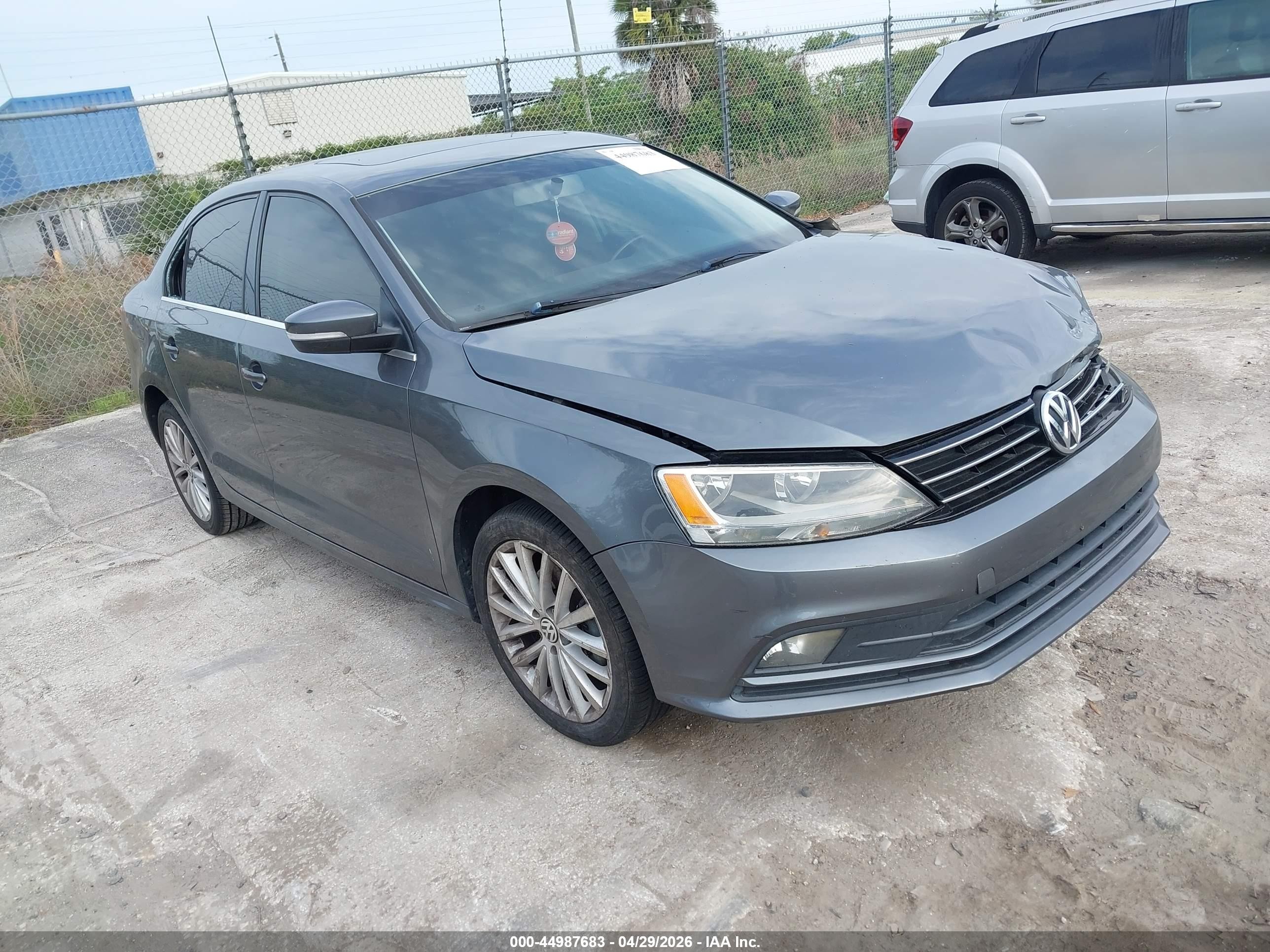 2015 Volkswagen Jetta 1.8t Se Gray vin: 3VWD07AJ4FM325786