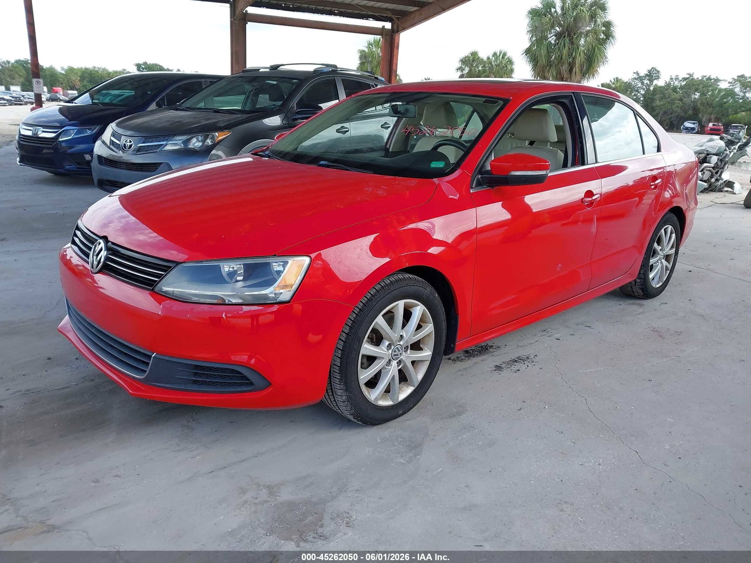 2014 Volkswagen Jetta 1.8t Se Красный vin: 3VWD07AJ5EM379435