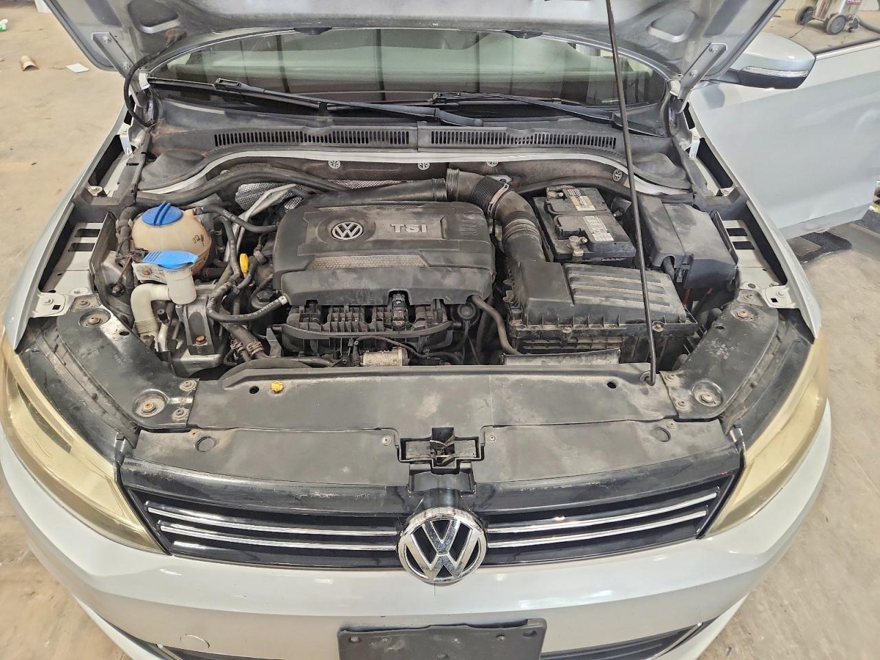 2014 Volkswagen Jetta Se Silver vin: 3VWD07AJ5EM393464