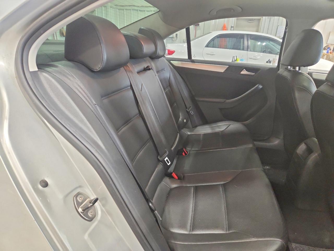 2014 Volkswagen Jetta Se Silver vin: 3VWD07AJ5EM393464