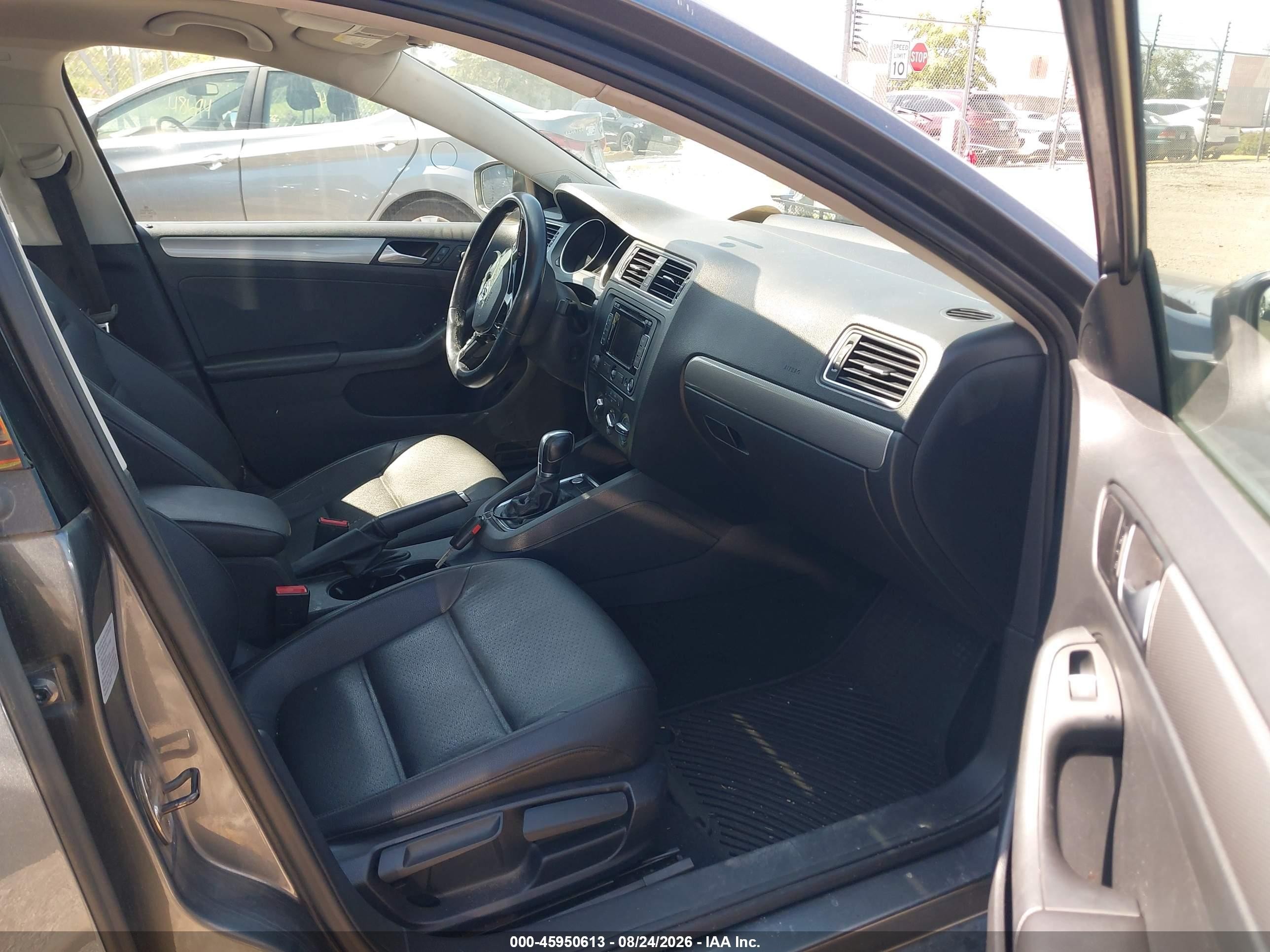 2015 Volkswagen Jetta 1.8t Se Gray vin: 3VWD07AJ5FM214325