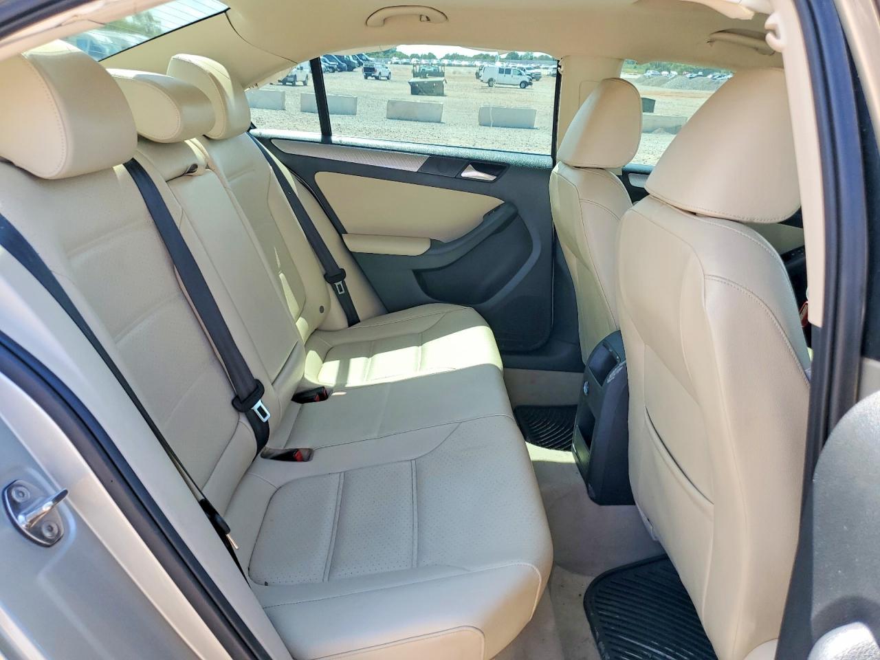 2015 Volkswagen Jetta Se Silver vin: 3VWD07AJ5FM313761