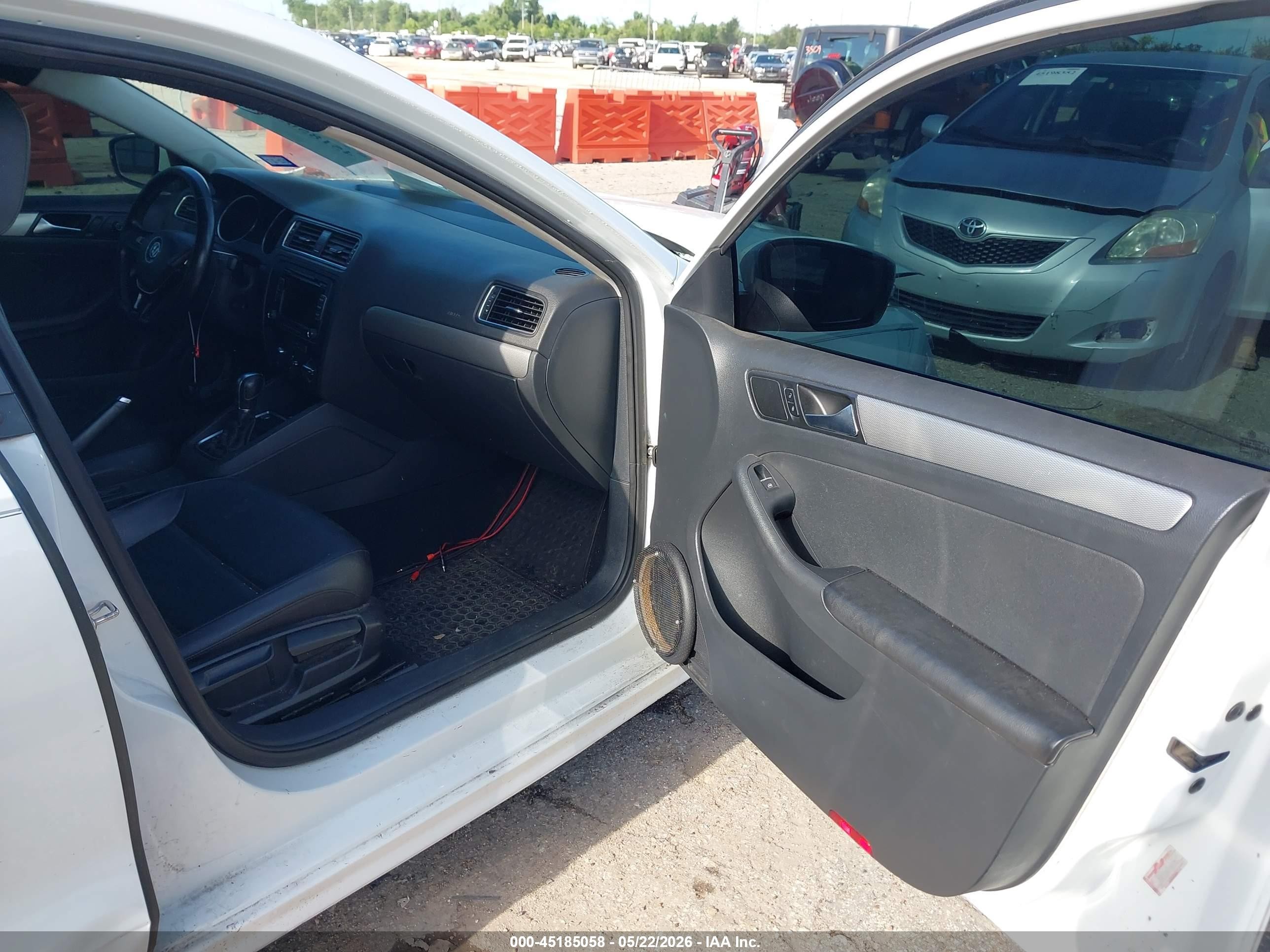 2015 Volkswagen Jetta 1.8t Se White vin: 3VWD07AJ5FM333637
