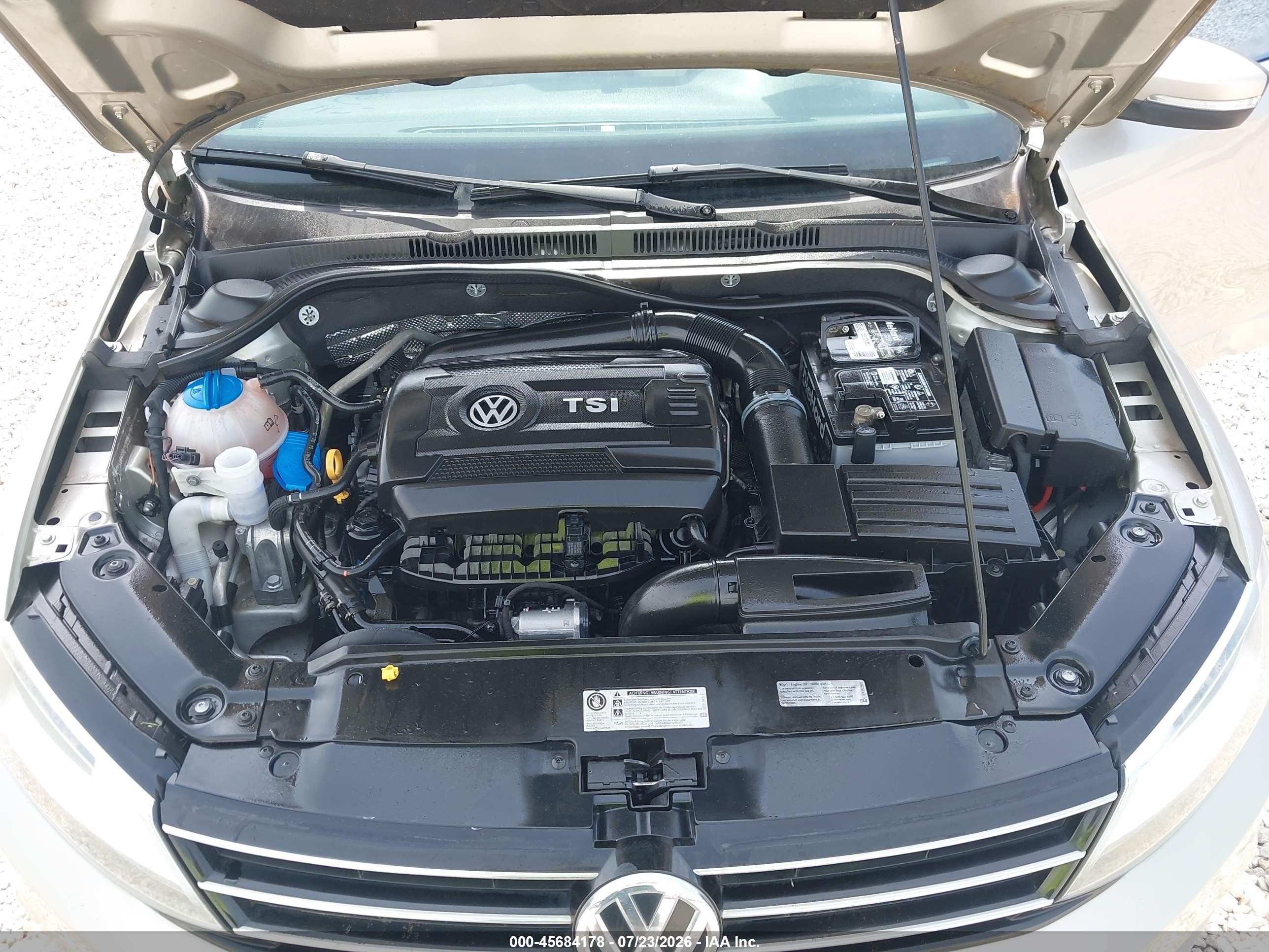 2015 Volkswagen Jetta 1.8t Se Tan vin: 3VWD07AJ5FM337543