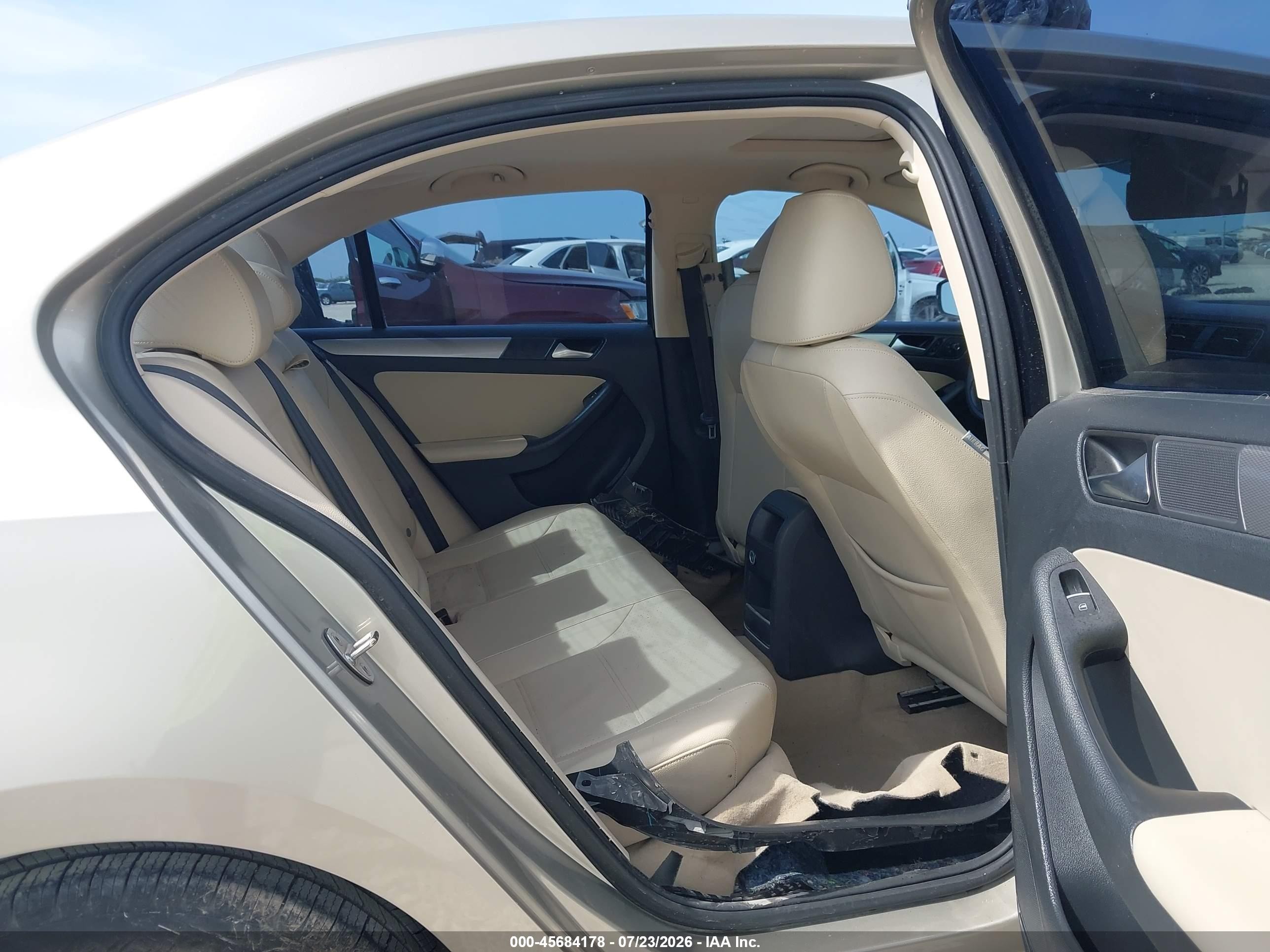 2015 Volkswagen Jetta 1.8t Se Tan vin: 3VWD07AJ5FM337543